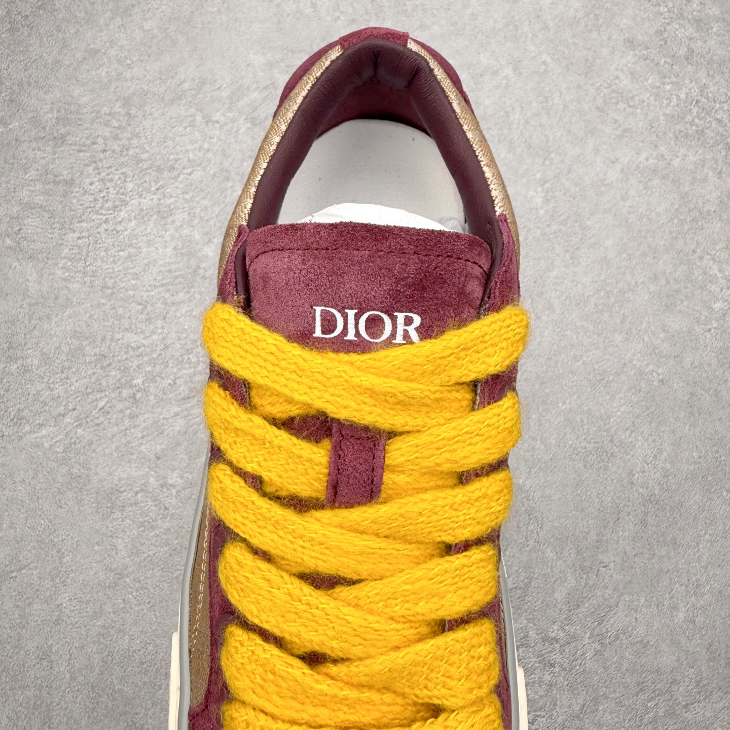 图片[5]-＃纯原 Dior B33 迪奥印花系带时尚运动板鞋网球鞋 全套原厂新版原纸板楦头开发 原厂特供皮料加持 原档数据大底 高频字母排版细节 还原 Zp 高端零售特供批次 2023秋季新品 彰显非凡的精湛工艺 重新诠释经典的网球鞋 时尚的廓形突显厚实感 采用全新的拉绒马海毛针织面料 突显柔软触感与富有层次感的流行色彩 搭配棕色绒面革镶片提升格调 别具一格的加垫鞋舌点缀以压花效果Dior标志 后侧点缀以Dior 30Avenue Montaigne标志 可为各式休闲造型增添时尚气质 尺码：40 41 42 43 44 45 46-选品中心