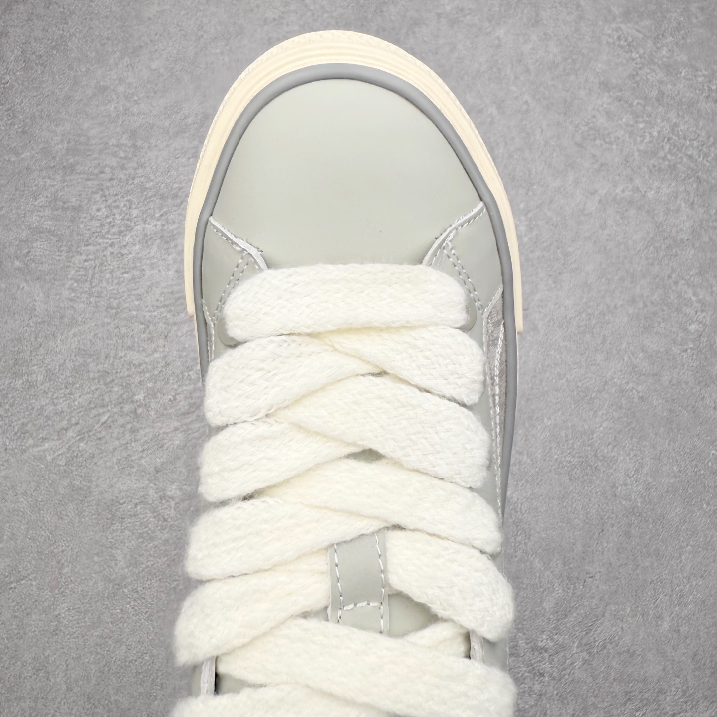 图片[4]-＃纯原 Dior B33 迪奥印花系带时尚运动板鞋网球鞋 全套原厂新版原纸板楦头开发 原厂特供皮料加持 原档数据大底 高频字母排版细节 还原 Zp 高端零售特供批次 2023秋季新品 彰显非凡的精湛工艺 重新诠释经典的网球鞋 时尚的廓形突显厚实感 采用全新的拉绒马海毛针织面料 突显柔软触感与富有层次感的流行色彩 搭配棕色绒面革镶片提升格调 别具一格的加垫鞋舌点缀以压花效果Dior标志 后侧点缀以Dior 30Avenue Montaigne标志 可为各式休闲造型增添时尚气质 尺码：40 41 42 43 44 45 46-选品中心