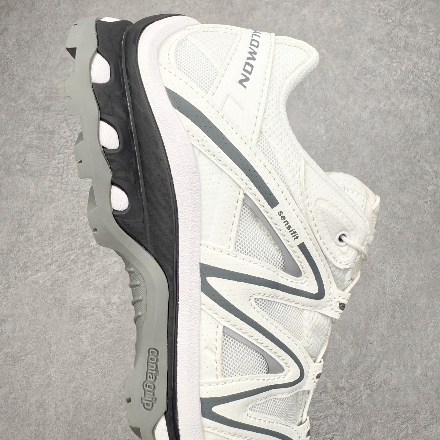 图片[6]-＃PK纯原福利 Salomon XT-QUEST ADV 萨洛蒙潮流越野机能户外功能鞋 基于市场现有版本全新升级调整改良 现阶段市场最强产物 全新主色陆续出货 大底描漆工整零瑕疵 鞋头定型弧度完美 纯原外贸平台特供订单 耗时半年巨作 全套原纸板楦头开发 原厂特供网布配套加持 确保原汁原味 完美呈现版型 原档数据独家私模五层组合大底 男女鞋同步官方开发至46.5 原装Ortholite轻量化鞋垫 中底布带钢印编号 原厂TPU锁扣 进口港宝加持 后跟自然饱满 还原公司包裹性 基于 SALOMON 初代 XT 鞋身造型并搭载 4D ADVANCED CHASSIS™ 大底打造而成 为这款 XT-QUEST 带来了多项足部控制与保护等功能性 如在运动过程中控制左右晃动的过程而提高稳定性、改善长途越野过程中足中到足尖的过渡、提高感知岩石的精确度以抵抗尖锐物体对脚底的伤害以及采用动态缓冲来增强穿着舒适感 从而减轻疲劳感 使XT-QUEST 成为一双舒适且安全的户外之履 尺码：36 36.5 37.5 38 38.5 39 40 40.5 41 42 42.5 43 44 44.5 45-选品中心