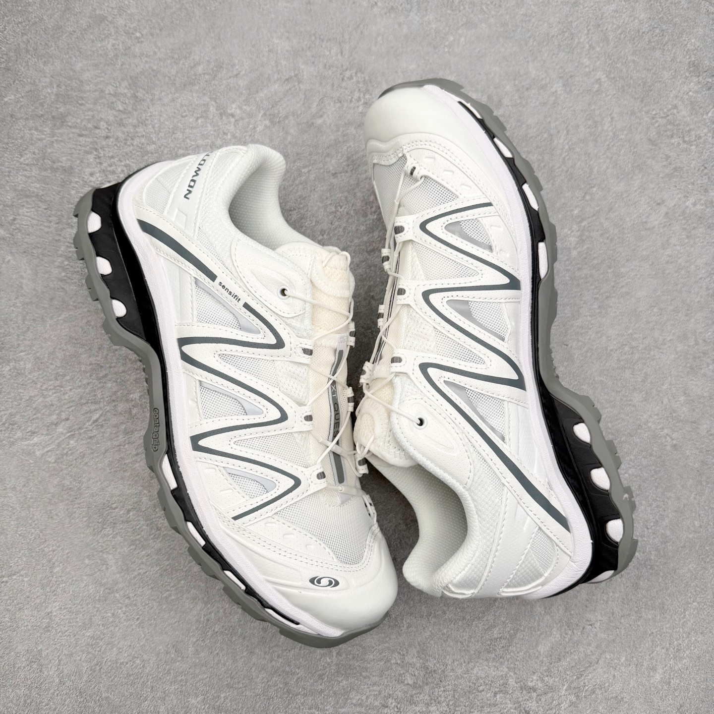 图片[3]-＃PK纯原福利 Salomon XT-QUEST ADV 萨洛蒙潮流越野机能户外功能鞋 基于市场现有版本全新升级调整改良 现阶段市场最强产物 全新主色陆续出货 大底描漆工整零瑕疵 鞋头定型弧度完美 纯原外贸平台特供订单 耗时半年巨作 全套原纸板楦头开发 原厂特供网布配套加持 确保原汁原味 完美呈现版型 原档数据独家私模五层组合大底 男女鞋同步官方开发至46.5 原装Ortholite轻量化鞋垫 中底布带钢印编号 原厂TPU锁扣 进口港宝加持 后跟自然饱满 还原公司包裹性 基于 SALOMON 初代 XT 鞋身造型并搭载 4D ADVANCED CHASSIS™ 大底打造而成 为这款 XT-QUEST 带来了多项足部控制与保护等功能性 如在运动过程中控制左右晃动的过程而提高稳定性、改善长途越野过程中足中到足尖的过渡、提高感知岩石的精确度以抵抗尖锐物体对脚底的伤害以及采用动态缓冲来增强穿着舒适感 从而减轻疲劳感 使XT-QUEST 成为一双舒适且安全的户外之履 尺码：36 36.5 37.5 38 38.5 39 40 40.5 41 42 42.5 43 44 44.5 45-选品中心