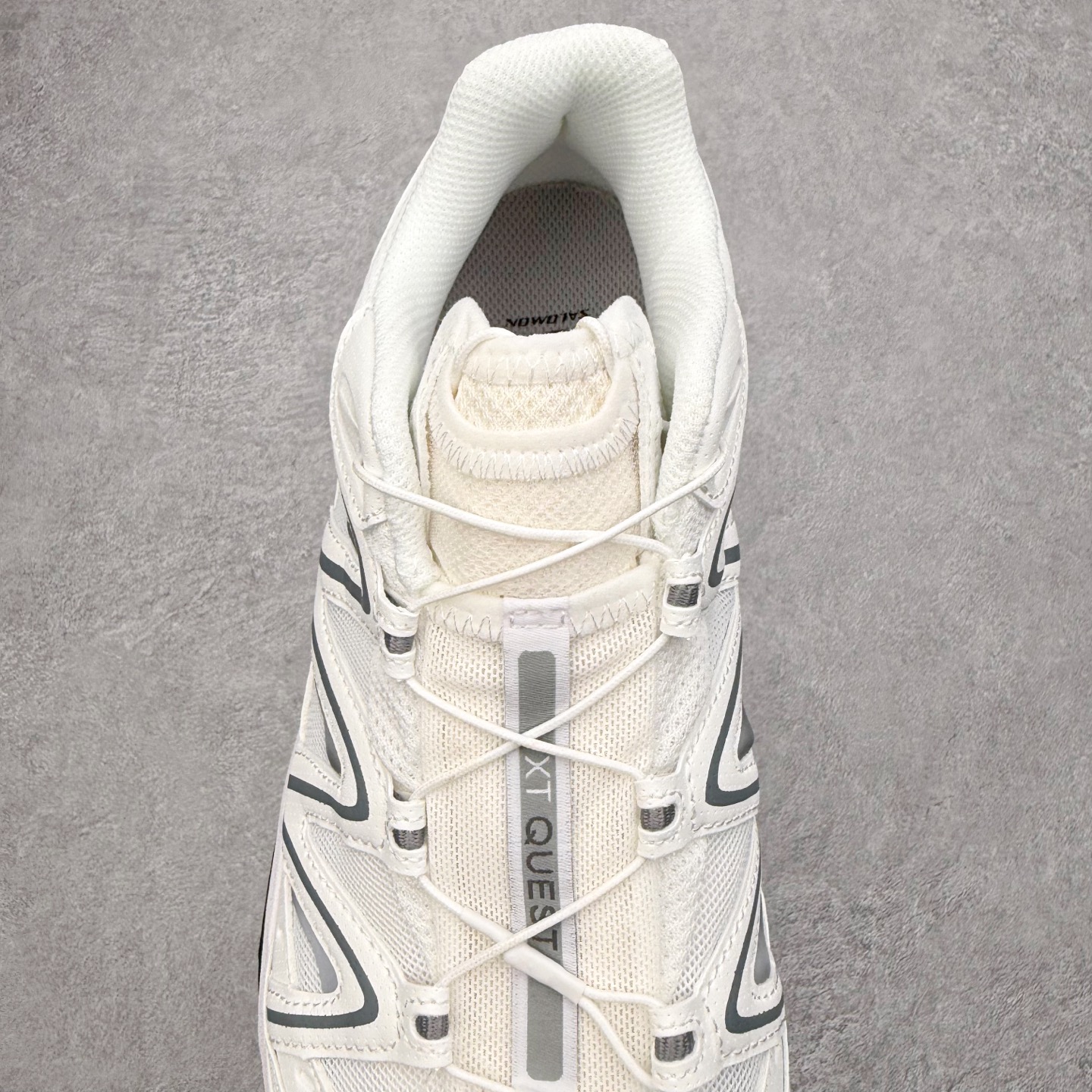 图片[5]-＃PK纯原福利 Salomon XT-QUEST ADV 萨洛蒙潮流越野机能户外功能鞋 基于市场现有版本全新升级调整改良 现阶段市场最强产物 全新主色陆续出货 大底描漆工整零瑕疵 鞋头定型弧度完美 纯原外贸平台特供订单 耗时半年巨作 全套原纸板楦头开发 原厂特供网布配套加持 确保原汁原味 完美呈现版型 原档数据独家私模五层组合大底 男女鞋同步官方开发至46.5 原装Ortholite轻量化鞋垫 中底布带钢印编号 原厂TPU锁扣 进口港宝加持 后跟自然饱满 还原公司包裹性 基于 SALOMON 初代 XT 鞋身造型并搭载 4D ADVANCED CHASSIS™ 大底打造而成 为这款 XT-QUEST 带来了多项足部控制与保护等功能性 如在运动过程中控制左右晃动的过程而提高稳定性、改善长途越野过程中足中到足尖的过渡、提高感知岩石的精确度以抵抗尖锐物体对脚底的伤害以及采用动态缓冲来增强穿着舒适感 从而减轻疲劳感 使XT-QUEST 成为一双舒适且安全的户外之履 尺码：36 36.5 37.5 38 38.5 39 40 40.5 41 42 42.5 43 44 44.5 45-选品中心