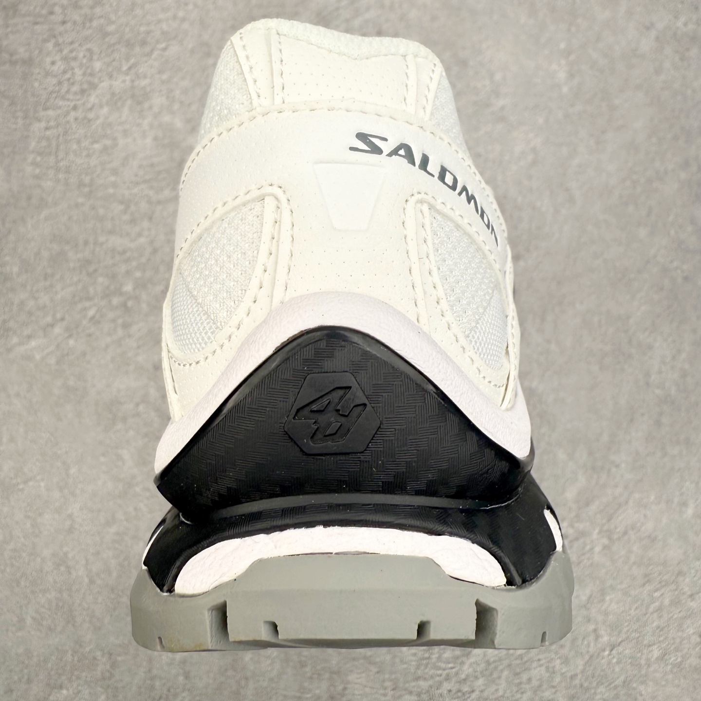 图片[8]-＃PK纯原福利 Salomon XT-QUEST ADV 萨洛蒙潮流越野机能户外功能鞋 基于市场现有版本全新升级调整改良 现阶段市场最强产物 全新主色陆续出货 大底描漆工整零瑕疵 鞋头定型弧度完美 纯原外贸平台特供订单 耗时半年巨作 全套原纸板楦头开发 原厂特供网布配套加持 确保原汁原味 完美呈现版型 原档数据独家私模五层组合大底 男女鞋同步官方开发至46.5 原装Ortholite轻量化鞋垫 中底布带钢印编号 原厂TPU锁扣 进口港宝加持 后跟自然饱满 还原公司包裹性 基于 SALOMON 初代 XT 鞋身造型并搭载 4D ADVANCED CHASSIS™ 大底打造而成 为这款 XT-QUEST 带来了多项足部控制与保护等功能性 如在运动过程中控制左右晃动的过程而提高稳定性、改善长途越野过程中足中到足尖的过渡、提高感知岩石的精确度以抵抗尖锐物体对脚底的伤害以及采用动态缓冲来增强穿着舒适感 从而减轻疲劳感 使XT-QUEST 成为一双舒适且安全的户外之履 尺码：36 36.5 37.5 38 38.5 39 40 40.5 41 42 42.5 43 44 44.5 45-选品中心