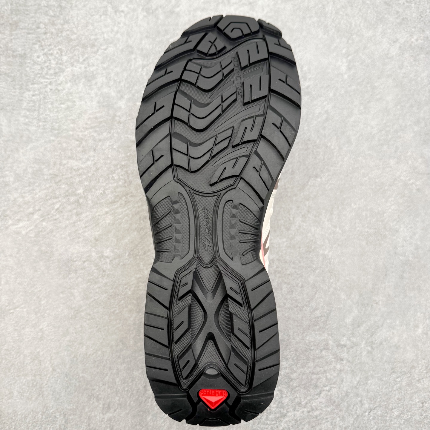 图片[9]-＃PK纯原福利 Salomon XT-QUEST ADV 萨洛蒙潮流越野机能户外功能鞋 基于市场现有版本全新升级调整改良 现阶段市场最强产物 全新主色陆续出货 大底描漆工整零瑕疵 鞋头定型弧度完美 纯原外贸平台特供订单 耗时半年巨作 全套原纸板楦头开发 原厂特供网布配套加持 确保原汁原味 完美呈现版型 原档数据独家私模五层组合大底 男女鞋同步官方开发至46.5 原装Ortholite轻量化鞋垫 中底布带钢印编号 原厂TPU锁扣 进口港宝加持 后跟自然饱满 还原公司包裹性 基于 SALOMON 初代 XT 鞋身造型并搭载 4D ADVANCED CHASSIS™ 大底打造而成 为这款 XT-QUEST 带来了多项足部控制与保护等功能性 如在运动过程中控制左右晃动的过程而提高稳定性、改善长途越野过程中足中到足尖的过渡、提高感知岩石的精确度以抵抗尖锐物体对脚底的伤害以及采用动态缓冲来增强穿着舒适感 从而减轻疲劳感 使XT-QUEST 成为一双舒适且安全的户外之履 尺码：36 36.5 37.5 38 38.5 39 40 40.5 41 42 42.5 43 44 44.5 45-选品中心