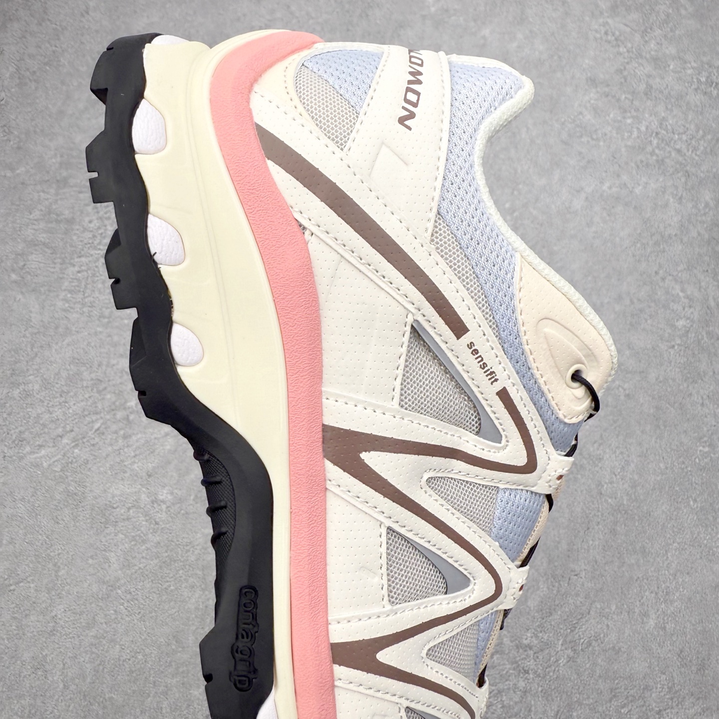 图片[6]-＃PK纯原福利 Salomon XT-QUEST ADV 萨洛蒙潮流越野机能户外功能鞋 基于市场现有版本全新升级调整改良 现阶段市场最强产物 全新主色陆续出货 大底描漆工整零瑕疵 鞋头定型弧度完美 纯原外贸平台特供订单 耗时半年巨作 全套原纸板楦头开发 原厂特供网布配套加持 确保原汁原味 完美呈现版型 原档数据独家私模五层组合大底 男女鞋同步官方开发至46.5 原装Ortholite轻量化鞋垫 中底布带钢印编号 原厂TPU锁扣 进口港宝加持 后跟自然饱满 还原公司包裹性 基于 SALOMON 初代 XT 鞋身造型并搭载 4D ADVANCED CHASSIS™ 大底打造而成 为这款 XT-QUEST 带来了多项足部控制与保护等功能性 如在运动过程中控制左右晃动的过程而提高稳定性、改善长途越野过程中足中到足尖的过渡、提高感知岩石的精确度以抵抗尖锐物体对脚底的伤害以及采用动态缓冲来增强穿着舒适感 从而减轻疲劳感 使XT-QUEST 成为一双舒适且安全的户外之履 尺码：36 36.5 37.5 38 38.5 39 40 40.5 41 42 42.5 43 44 44.5 45-选品中心