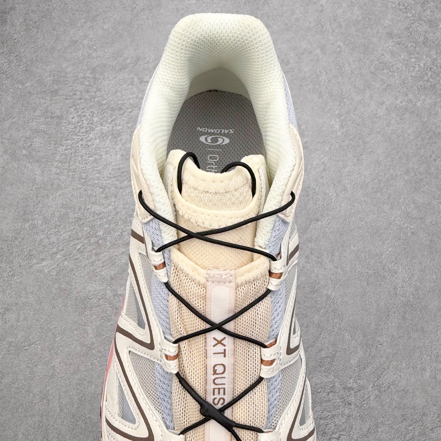 图片[5]-＃PK纯原福利 Salomon XT-QUEST ADV 萨洛蒙潮流越野机能户外功能鞋 基于市场现有版本全新升级调整改良 现阶段市场最强产物 全新主色陆续出货 大底描漆工整零瑕疵 鞋头定型弧度完美 纯原外贸平台特供订单 耗时半年巨作 全套原纸板楦头开发 原厂特供网布配套加持 确保原汁原味 完美呈现版型 原档数据独家私模五层组合大底 男女鞋同步官方开发至46.5 原装Ortholite轻量化鞋垫 中底布带钢印编号 原厂TPU锁扣 进口港宝加持 后跟自然饱满 还原公司包裹性 基于 SALOMON 初代 XT 鞋身造型并搭载 4D ADVANCED CHASSIS™ 大底打造而成 为这款 XT-QUEST 带来了多项足部控制与保护等功能性 如在运动过程中控制左右晃动的过程而提高稳定性、改善长途越野过程中足中到足尖的过渡、提高感知岩石的精确度以抵抗尖锐物体对脚底的伤害以及采用动态缓冲来增强穿着舒适感 从而减轻疲劳感 使XT-QUEST 成为一双舒适且安全的户外之履 尺码：36 36.5 37.5 38 38.5 39 40 40.5 41 42 42.5 43 44 44.5 45-选品中心