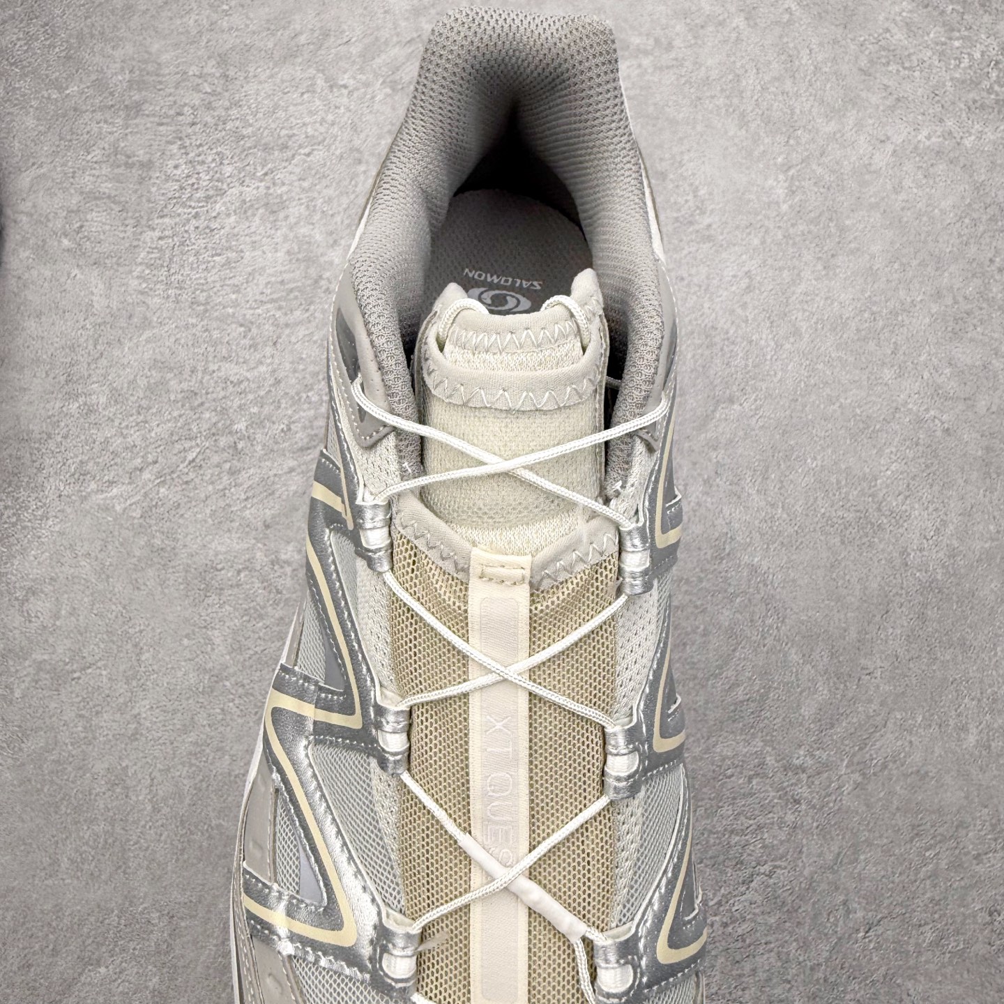 图片[5]-＃PK纯原福利 Salomon XT-QUEST ADV 萨洛蒙潮流越野机能户外功能鞋 基于市场现有版本全新升级调整改良 现阶段市场最强产物 全新主色陆续出货 大底描漆工整零瑕疵 鞋头定型弧度完美 纯原外贸平台特供订单 耗时半年巨作 全套原纸板楦头开发 原厂特供网布配套加持 确保原汁原味 完美呈现版型 原档数据独家私模五层组合大底 男女鞋同步官方开发至46.5 原装Ortholite轻量化鞋垫 中底布带钢印编号 原厂TPU锁扣 进口港宝加持 后跟自然饱满 还原公司包裹性 基于 SALOMON 初代 XT 鞋身造型并搭载 4D ADVANCED CHASSIS™ 大底打造而成 为这款 XT-QUEST 带来了多项足部控制与保护等功能性 如在运动过程中控制左右晃动的过程而提高稳定性、改善长途越野过程中足中到足尖的过渡、提高感知岩石的精确度以抵抗尖锐物体对脚底的伤害以及采用动态缓冲来增强穿着舒适感 从而减轻疲劳感 使XT-QUEST 成为一双舒适且安全的户外之履 尺码：36 36.5 37.5 38 38.5 39 40 40.5 41 42 42.5 43 44 44.5 45-选品中心