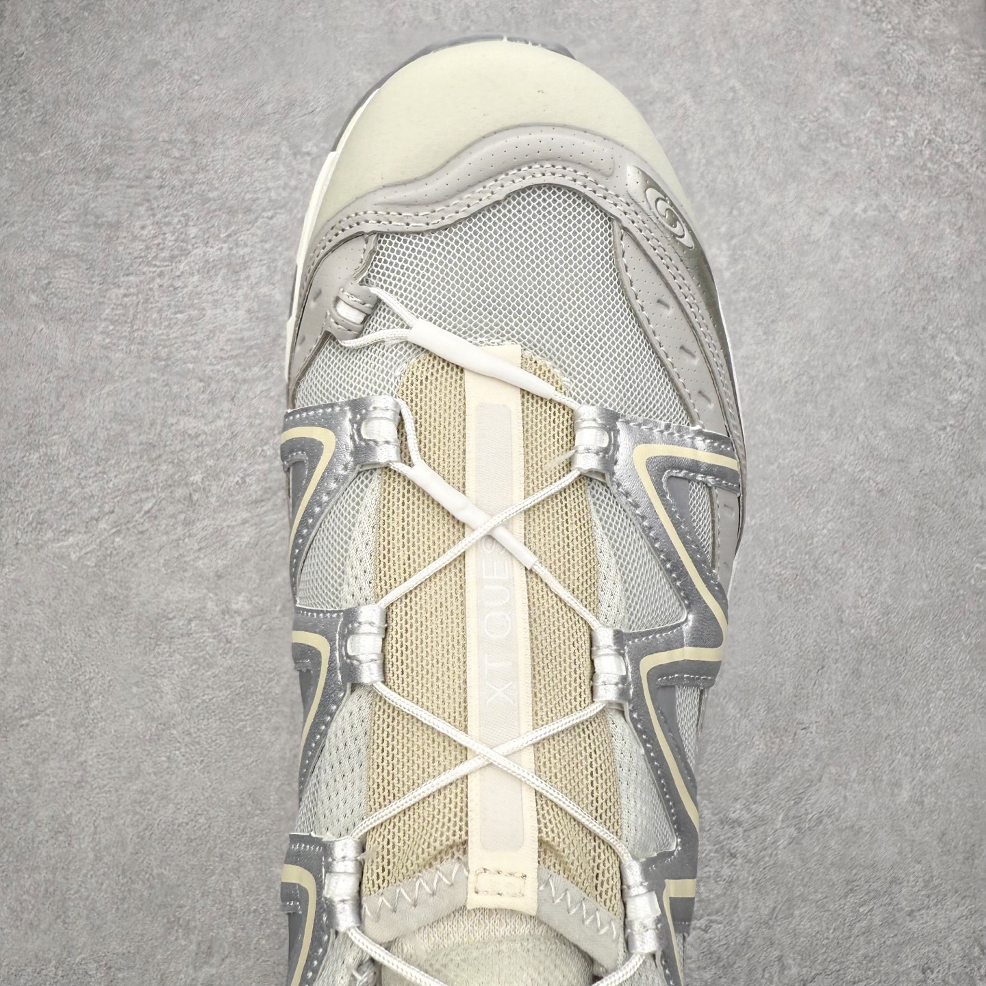 图片[4]-＃PK纯原福利 Salomon XT-QUEST ADV 萨洛蒙潮流越野机能户外功能鞋 基于市场现有版本全新升级调整改良 现阶段市场最强产物 全新主色陆续出货 大底描漆工整零瑕疵 鞋头定型弧度完美 纯原外贸平台特供订单 耗时半年巨作 全套原纸板楦头开发 原厂特供网布配套加持 确保原汁原味 完美呈现版型 原档数据独家私模五层组合大底 男女鞋同步官方开发至46.5 原装Ortholite轻量化鞋垫 中底布带钢印编号 原厂TPU锁扣 进口港宝加持 后跟自然饱满 还原公司包裹性 基于 SALOMON 初代 XT 鞋身造型并搭载 4D ADVANCED CHASSIS™ 大底打造而成 为这款 XT-QUEST 带来了多项足部控制与保护等功能性 如在运动过程中控制左右晃动的过程而提高稳定性、改善长途越野过程中足中到足尖的过渡、提高感知岩石的精确度以抵抗尖锐物体对脚底的伤害以及采用动态缓冲来增强穿着舒适感 从而减轻疲劳感 使XT-QUEST 成为一双舒适且安全的户外之履 尺码：36 36.5 37.5 38 38.5 39 40 40.5 41 42 42.5 43 44 44.5 45-选品中心