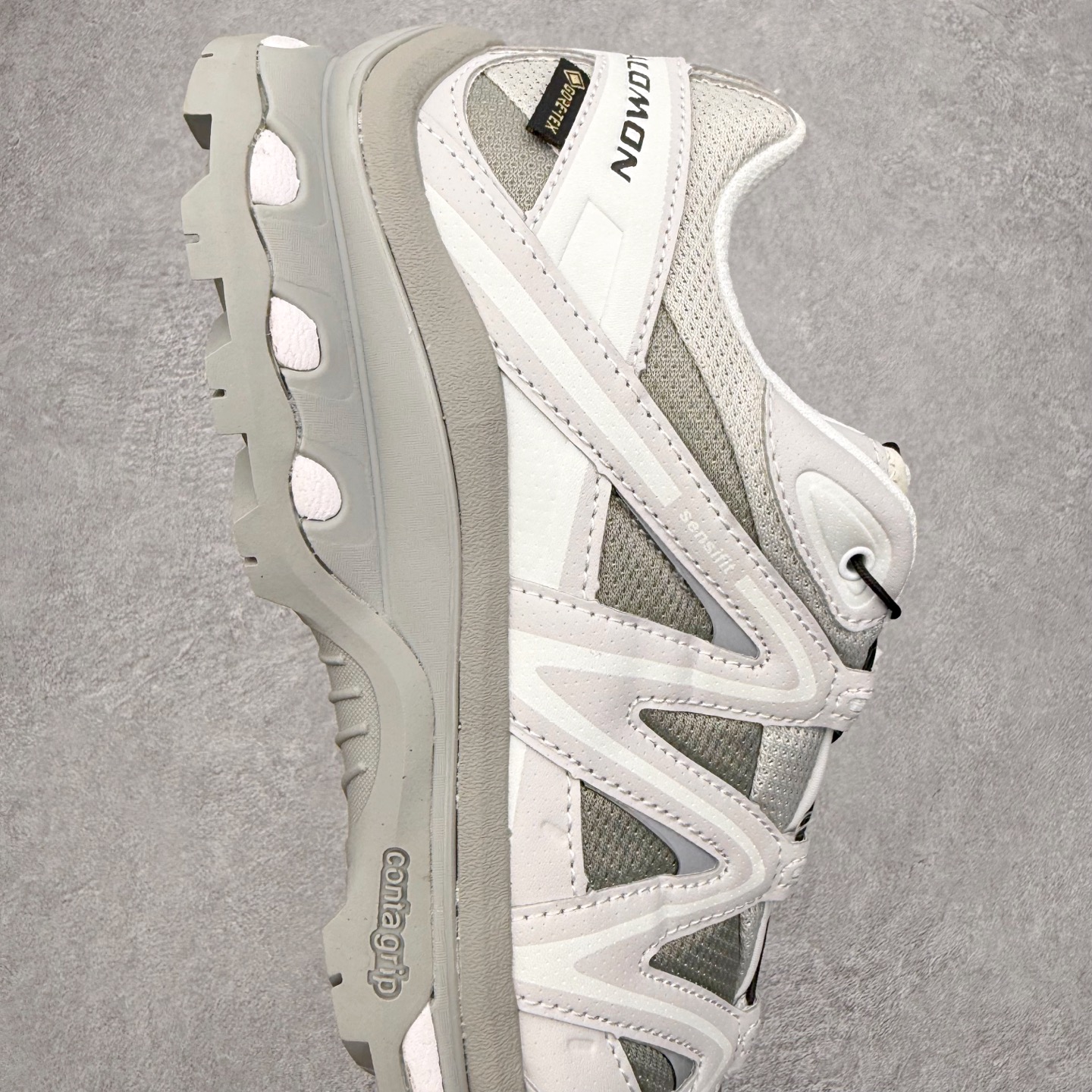 图片[6]-＃PK纯原福利 Salomon XT-QUEST ADV 萨洛蒙潮流越野机能户外功能鞋 基于市场现有版本全新升级调整改良 现阶段市场最强产物 全新主色陆续出货 大底描漆工整零瑕疵 鞋头定型弧度完美 纯原外贸平台特供订单 耗时半年巨作 全套原纸板楦头开发 原厂特供网布配套加持 确保原汁原味 完美呈现版型 原档数据独家私模五层组合大底 男女鞋同步官方开发至46.5 原装Ortholite轻量化鞋垫 中底布带钢印编号 原厂TPU锁扣 进口港宝加持 后跟自然饱满 还原公司包裹性 基于 SALOMON 初代 XT 鞋身造型并搭载 4D ADVANCED CHASSIS™ 大底打造而成 为这款 XT-QUEST 带来了多项足部控制与保护等功能性 如在运动过程中控制左右晃动的过程而提高稳定性、改善长途越野过程中足中到足尖的过渡、提高感知岩石的精确度以抵抗尖锐物体对脚底的伤害以及采用动态缓冲来增强穿着舒适感 从而减轻疲劳感 使XT-QUEST 成为一双舒适且安全的户外之履 尺码：36 36.5 37.5 38 38.5 39 40 40.5 41 42 42.5 43 44 44.5 45-选品中心