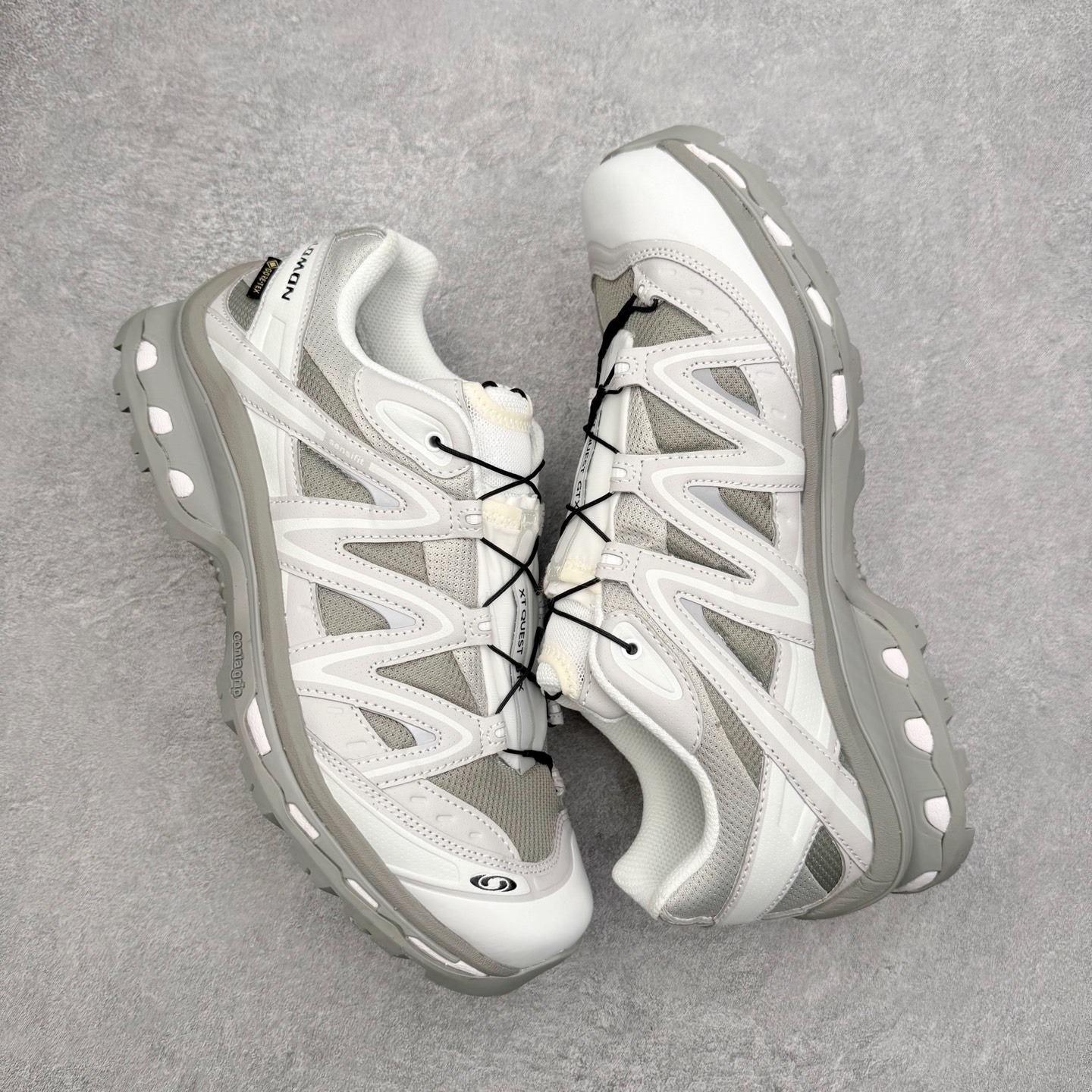 图片[3]-＃PK纯原福利 Salomon XT-QUEST ADV 萨洛蒙潮流越野机能户外功能鞋 基于市场现有版本全新升级调整改良 现阶段市场最强产物 全新主色陆续出货 大底描漆工整零瑕疵 鞋头定型弧度完美 纯原外贸平台特供订单 耗时半年巨作 全套原纸板楦头开发 原厂特供网布配套加持 确保原汁原味 完美呈现版型 原档数据独家私模五层组合大底 男女鞋同步官方开发至46.5 原装Ortholite轻量化鞋垫 中底布带钢印编号 原厂TPU锁扣 进口港宝加持 后跟自然饱满 还原公司包裹性 基于 SALOMON 初代 XT 鞋身造型并搭载 4D ADVANCED CHASSIS™ 大底打造而成 为这款 XT-QUEST 带来了多项足部控制与保护等功能性 如在运动过程中控制左右晃动的过程而提高稳定性、改善长途越野过程中足中到足尖的过渡、提高感知岩石的精确度以抵抗尖锐物体对脚底的伤害以及采用动态缓冲来增强穿着舒适感 从而减轻疲劳感 使XT-QUEST 成为一双舒适且安全的户外之履 尺码：36 36.5 37.5 38 38.5 39 40 40.5 41 42 42.5 43 44 44.5 45-选品中心