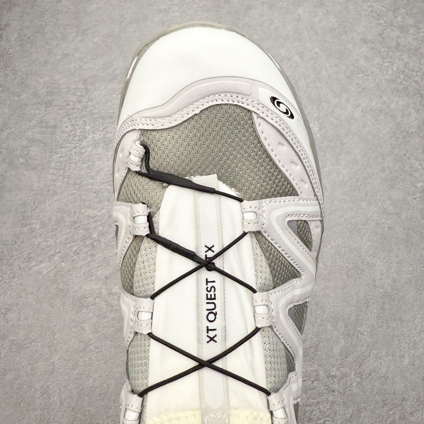 图片[4]-＃PK纯原福利 Salomon XT-QUEST ADV 萨洛蒙潮流越野机能户外功能鞋 基于市场现有版本全新升级调整改良 现阶段市场最强产物 全新主色陆续出货 大底描漆工整零瑕疵 鞋头定型弧度完美 纯原外贸平台特供订单 耗时半年巨作 全套原纸板楦头开发 原厂特供网布配套加持 确保原汁原味 完美呈现版型 原档数据独家私模五层组合大底 男女鞋同步官方开发至46.5 原装Ortholite轻量化鞋垫 中底布带钢印编号 原厂TPU锁扣 进口港宝加持 后跟自然饱满 还原公司包裹性 基于 SALOMON 初代 XT 鞋身造型并搭载 4D ADVANCED CHASSIS™ 大底打造而成 为这款 XT-QUEST 带来了多项足部控制与保护等功能性 如在运动过程中控制左右晃动的过程而提高稳定性、改善长途越野过程中足中到足尖的过渡、提高感知岩石的精确度以抵抗尖锐物体对脚底的伤害以及采用动态缓冲来增强穿着舒适感 从而减轻疲劳感 使XT-QUEST 成为一双舒适且安全的户外之履 尺码：36 36.5 37.5 38 38.5 39 40 40.5 41 42 42.5 43 44 44.5 45-选品中心