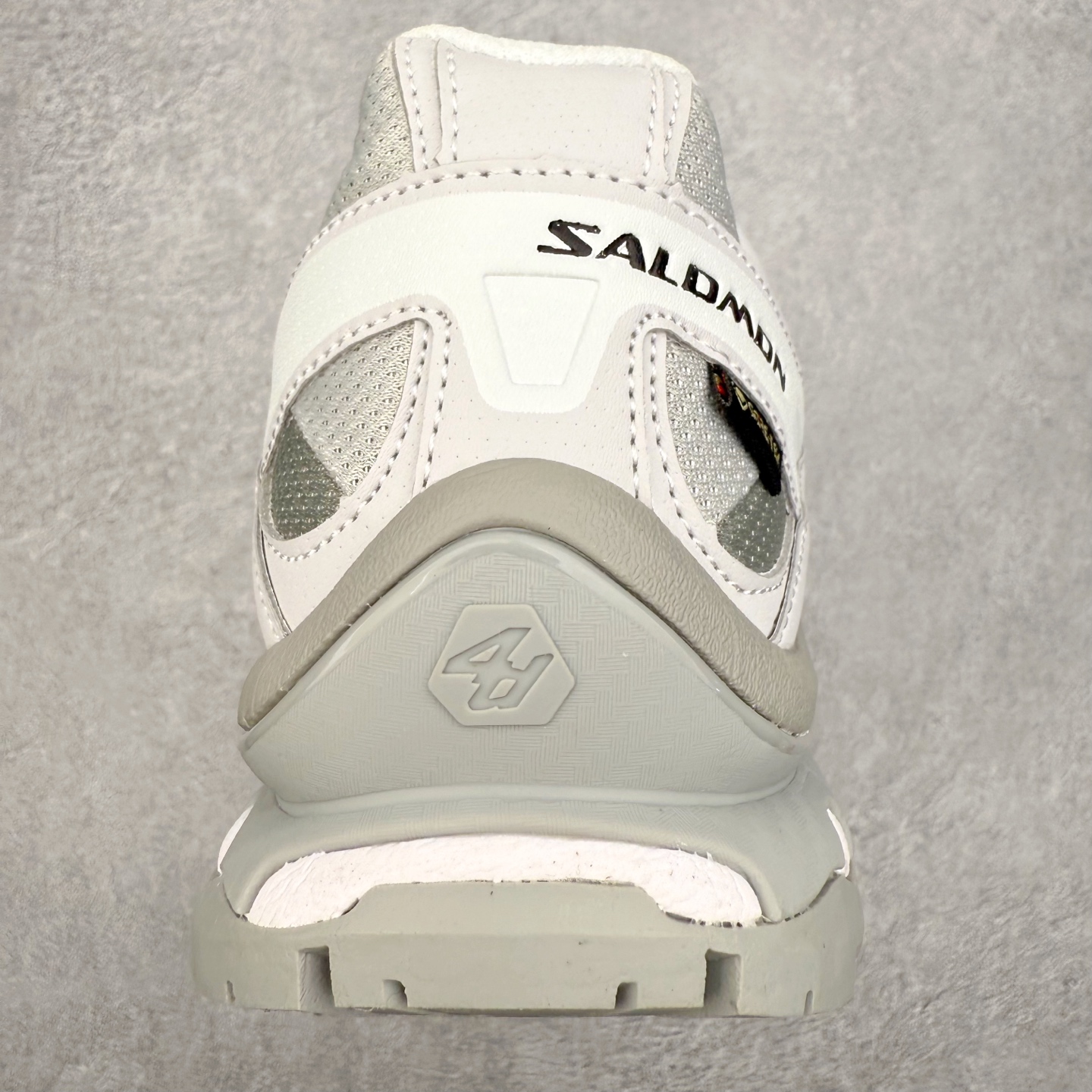 图片[8]-＃PK纯原福利 Salomon XT-QUEST ADV 萨洛蒙潮流越野机能户外功能鞋 基于市场现有版本全新升级调整改良 现阶段市场最强产物 全新主色陆续出货 大底描漆工整零瑕疵 鞋头定型弧度完美 纯原外贸平台特供订单 耗时半年巨作 全套原纸板楦头开发 原厂特供网布配套加持 确保原汁原味 完美呈现版型 原档数据独家私模五层组合大底 男女鞋同步官方开发至46.5 原装Ortholite轻量化鞋垫 中底布带钢印编号 原厂TPU锁扣 进口港宝加持 后跟自然饱满 还原公司包裹性 基于 SALOMON 初代 XT 鞋身造型并搭载 4D ADVANCED CHASSIS™ 大底打造而成 为这款 XT-QUEST 带来了多项足部控制与保护等功能性 如在运动过程中控制左右晃动的过程而提高稳定性、改善长途越野过程中足中到足尖的过渡、提高感知岩石的精确度以抵抗尖锐物体对脚底的伤害以及采用动态缓冲来增强穿着舒适感 从而减轻疲劳感 使XT-QUEST 成为一双舒适且安全的户外之履 尺码：36 36.5 37.5 38 38.5 39 40 40.5 41 42 42.5 43 44 44.5 45-选品中心