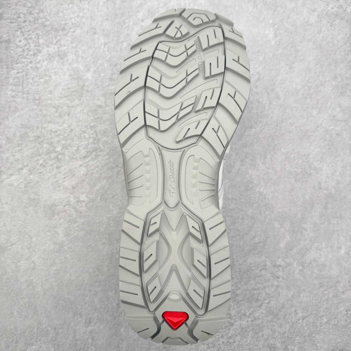 图片[9]-＃PK纯原福利 Salomon XT-QUEST ADV 萨洛蒙潮流越野机能户外功能鞋 基于市场现有版本全新升级调整改良 现阶段市场最强产物 全新主色陆续出货 大底描漆工整零瑕疵 鞋头定型弧度完美 纯原外贸平台特供订单 耗时半年巨作 全套原纸板楦头开发 原厂特供网布配套加持 确保原汁原味 完美呈现版型 原档数据独家私模五层组合大底 男女鞋同步官方开发至46.5 原装Ortholite轻量化鞋垫 中底布带钢印编号 原厂TPU锁扣 进口港宝加持 后跟自然饱满 还原公司包裹性 基于 SALOMON 初代 XT 鞋身造型并搭载 4D ADVANCED CHASSIS™ 大底打造而成 为这款 XT-QUEST 带来了多项足部控制与保护等功能性 如在运动过程中控制左右晃动的过程而提高稳定性、改善长途越野过程中足中到足尖的过渡、提高感知岩石的精确度以抵抗尖锐物体对脚底的伤害以及采用动态缓冲来增强穿着舒适感 从而减轻疲劳感 使XT-QUEST 成为一双舒适且安全的户外之履 尺码：36 36.5 37.5 38 38.5 39 40 40.5 41 42 42.5 43 44 44.5 45-选品中心