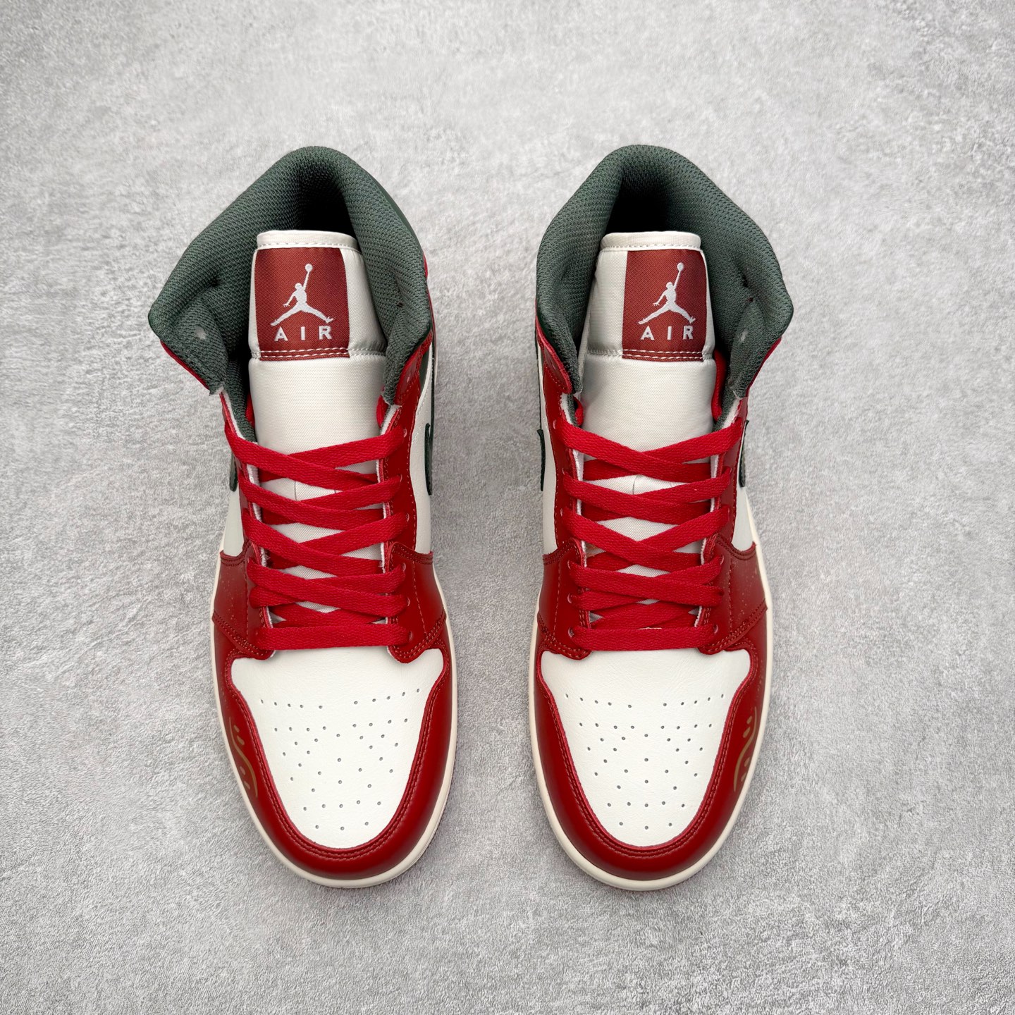 图片[2]-＃K版 Air Jordan AJ1 Mid 中帮 黑橙扣碎 DQ8426-105 原厂内置全掌气垫 A模大底 头层小牛皮 鞋舌AJ原厂专用牛津布+AJ专用反口珍珠布+原厂无杂质高弹内里海棉 特殊封边弹力鞋带 全网唯一头层牛皮 原鞋开模 拒绝公底 购置公司同步原材料 原汁原味 忠于原版‼️尺码：36 36.5 37.5 38 38.5 39 40 40.5 41 42 42.5 43 44 44.5 45 46 47.5-选品中心