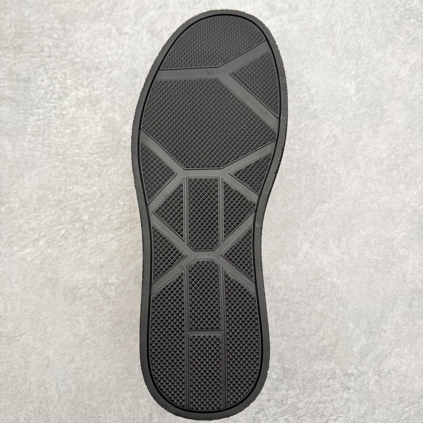 图片[9]-ECCO爱步男士休闲鞋 百搭防滑平底鞋 简约时尚街头户外鞋 摒弃传统鞋面设计，舒适牛皮鞋面 手感细腻顺滑，纹理清晰 柔软脚感随心穿脱 双重材质拼接 尽显时尚新元素 质感清晰的鞋带，搭载柔韧橡胶鞋底 脚感柔软舒适，适宜多种地形 轻松行走，触感细腻 一双时尚休闲鞋 拒绝束缚 让你成为最惊艳的那一个 尺码：38 39 40 41 42 43 44 （皮鞋码）-选品中心