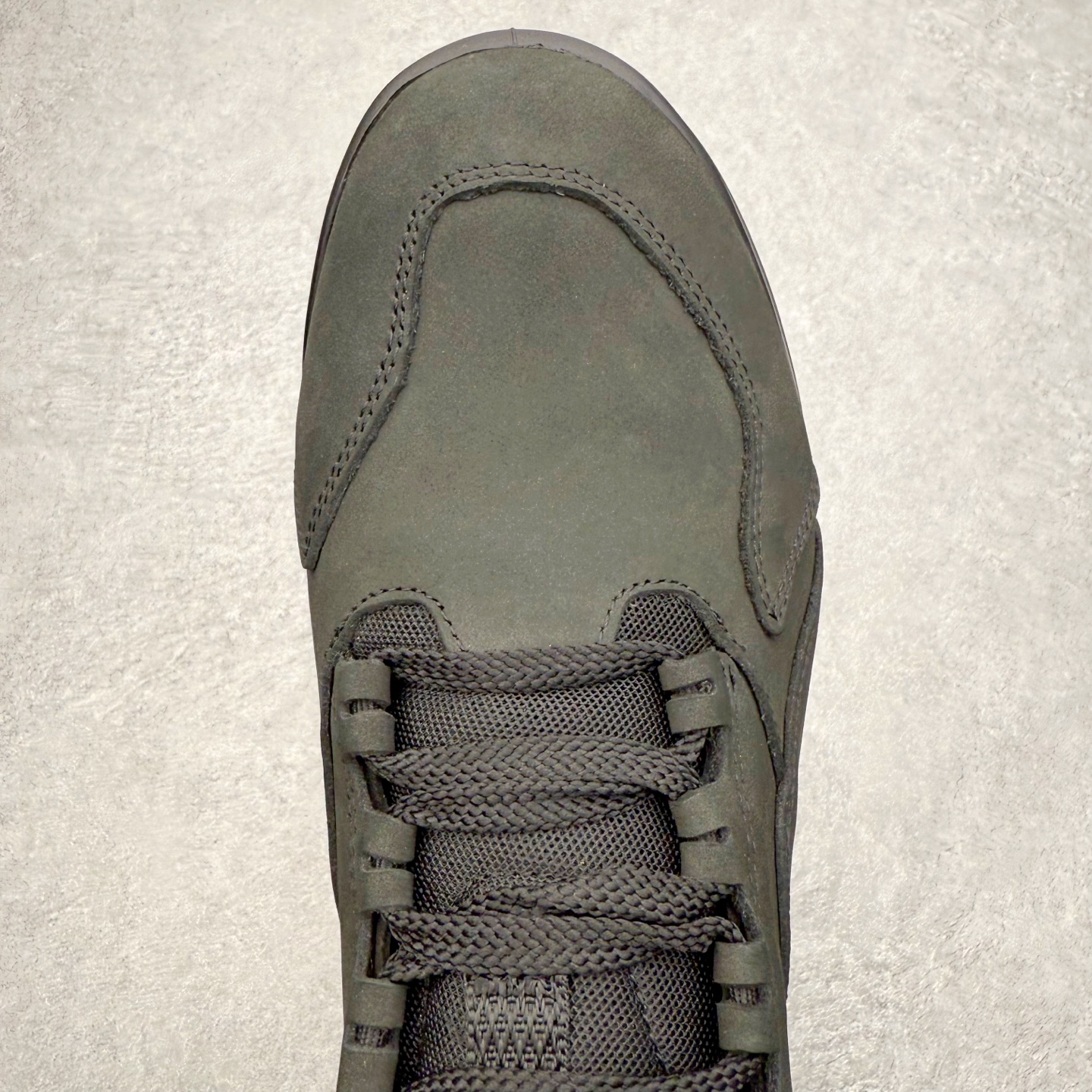 图片[4]-＃GD广顶 ecco爱步 驱动 牛皮革 圆头舒适系带 低帮 生活休闲鞋 独家注塑工艺 渠道原单 实体代购指定版本 真全头层牛皮 PK市面上任何版本 24小时现货供应 进口原料牛皮 莞产超级顶货 新配色陆续上架 产品只会越做越漂亮 鞋头采用原版一致工艺 又甩又用线条的效果目前这个技术市面上的任何版本都达不到这个效果 原版私模开发 细节一步到位不敢说百分百 保证有百分之98还原 慢工出细活 好的产品不怕晚 这次的开发针对艺术家 收藏家 高品质 的人群 水染粒面小牛皮材质 和针车间距都是极致还原 顶级头层的小牛皮 质感无敌 奢侈品的触感 搭配专柜最新全套包装 双种配件卡片 细节诠释 一件不落 不计成本的打磨产品的细节 再微小的细节也会还原 ECCO以三大核心特征为依托：北欧设计风格、鞋履制作、积极的生活方式。北欧设计风格：北欧设计特点是独特、有格调、实用和简约，并且品质优良。鞋履制作：ECCO钟爱鞋履制作以及一切与鞋履制作相关的事物。积极的生活方式：ECCO的创始人希望制作出的鞋履无需磨合，即可完美贴合脚型，帮助人们享受行走的乐趣。ECCO的成功源自其产品质量和创新的技术水平，恪守“鞋遵循双足”的设计理念，将的舒适度和风格融为一体。ECCO跑遍全世界寻找创新的原料。从制革制鞋一体化的设置，源头上控制皮革质量，确保对人体无害。尺码：38 39 40 41 42 43 44（皮鞋码）-选品中心