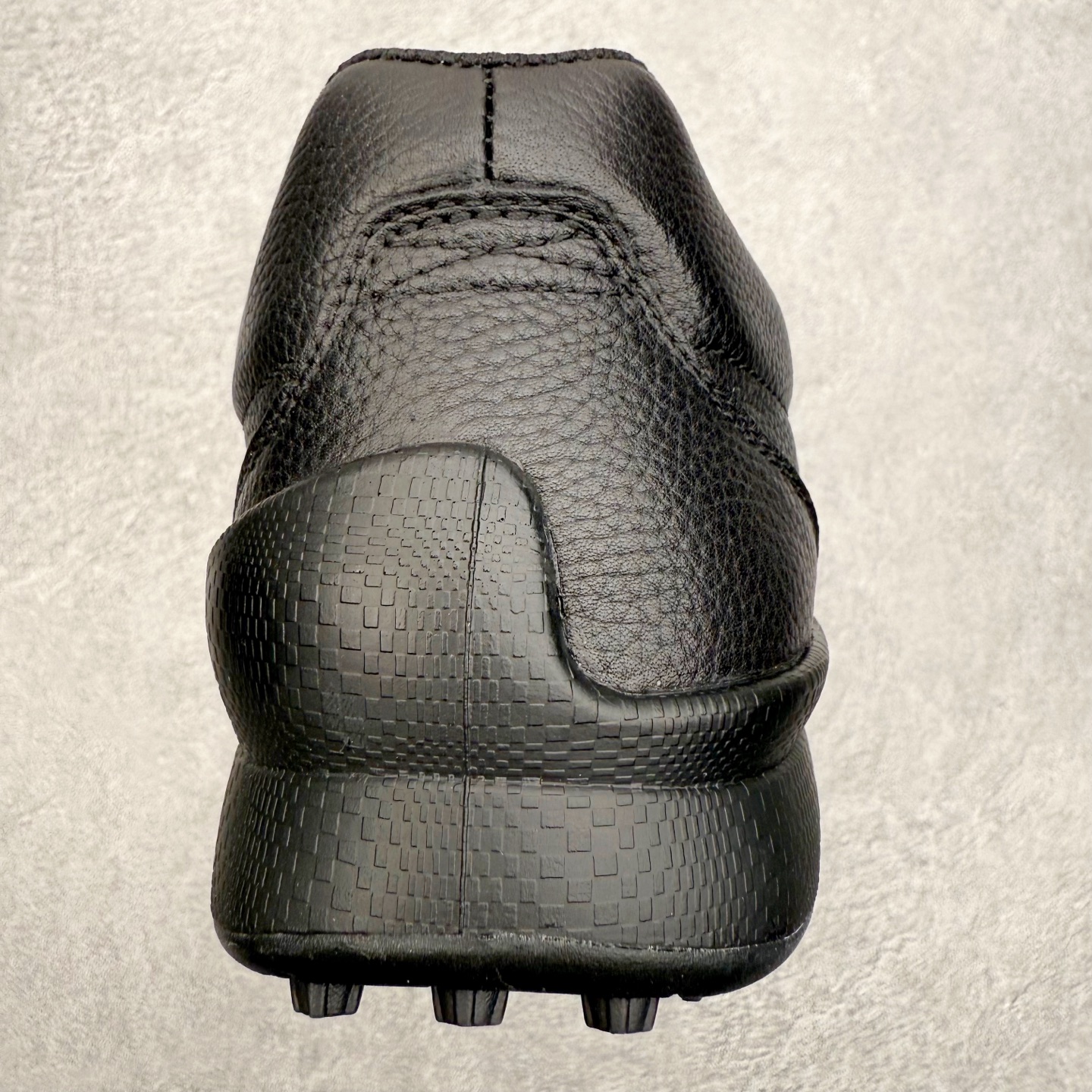 图片[8]-＃GD广顶 ecco爱步 Golf Biom Hybrid 皮革 舒适简约 耐磨 低帮 生活休闲鞋 独家注塑工艺 渠道原单 实体代购指定版本 真全头层牛皮 PK市面上任何版本 24小时现货供应 进口原料牛皮 莞产超级顶货 新配色陆续上架 产品只会越做越漂亮 鞋头采用原版一致工艺 又甩又用线条的效果目前这个技术市面上的任何版本都达不到这个效果 原版私模开发 细节一步到位不敢说百分百 保证有百分之98还原 慢工出细活 好的产品不怕晚 这次的开发针对艺术家 收藏家 高品质 的人群 水染粒面小牛皮材质 和针车间距都是极致还原 顶级头层的小牛皮 质感无敌 奢侈品的触感 搭配专柜最新全套包装 双种配件卡片 细节诠释 一件不落 不计成本的打磨产品的细节 再微小的细节也会还原 ECCO以三大核心特征为依托：北欧设计风格、鞋履制作、积极的生活方式。北欧设计风格：北欧设计特点是独特、有格调、实用和简约，并且品质优良。鞋履制作：ECCO钟爱鞋履制作以及一切与鞋履制作相关的事物。积极的生活方式：ECCO的创始人希望制作出的鞋履无需磨合，即可完美贴合脚型，帮助人们享受行走的乐趣。ECCO的成功源自其产品质量和创新的技术水平，恪守“鞋遵循双足”的设计理念，将的舒适度和风格融为一体。ECCO跑遍全世界寻找创新的原料。从制革制鞋一体化的设置，源头上控制皮革质量，确保对人体无害。尺码：38 39 40 41 42 43 44（皮鞋码）-选品中心