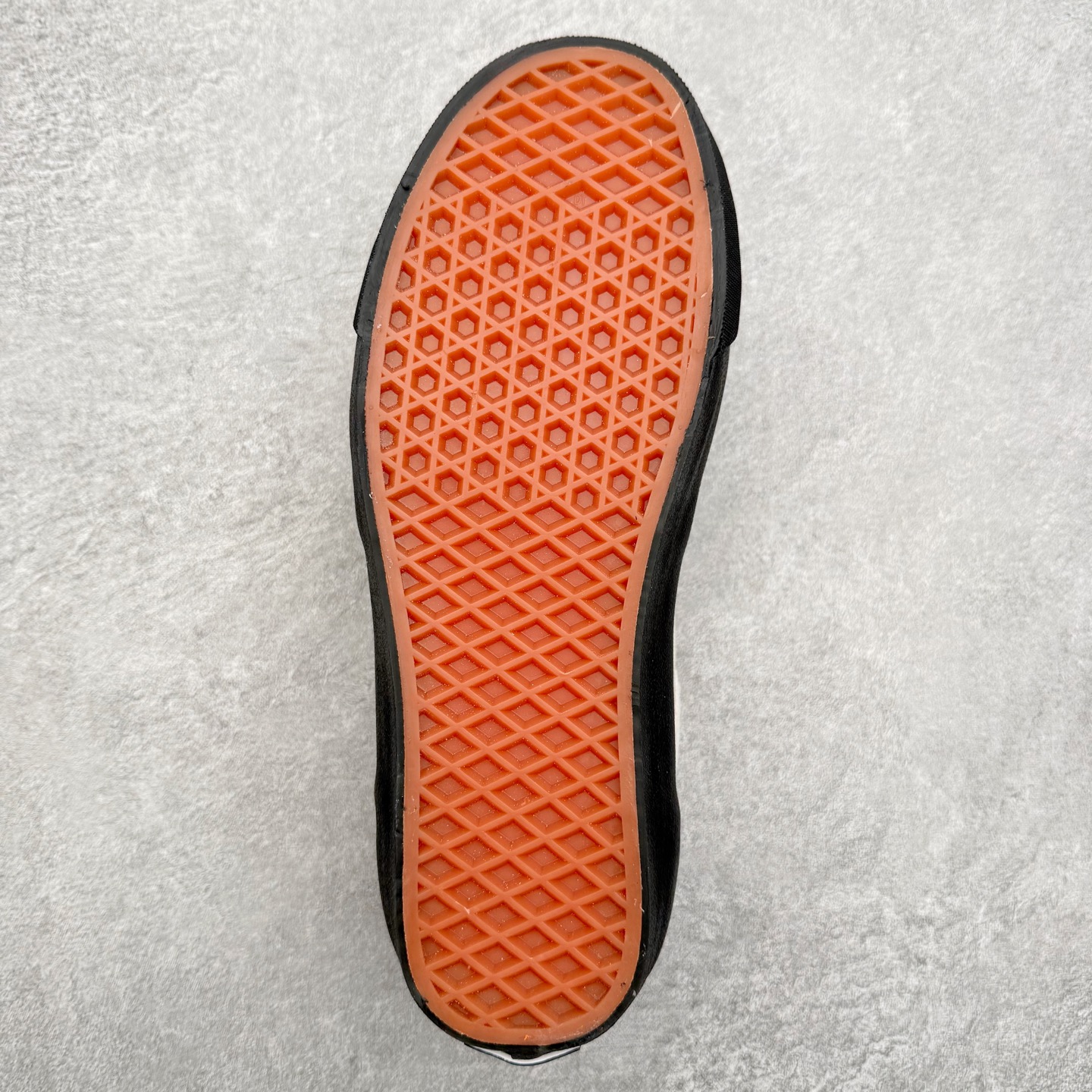 图片[9]-Vans Premium Half Cab 白黑 美式复古休闲中帮滑板鞋 白色麂皮拼接帆布搭配黑色鞋舌点缀 配以黑色大底和鞋舌相配 货号：VN000CXJYB2 尺码：36 36.5 37 38 38.5 39 40 40.5 41 42 42.5 43 44-选品中心