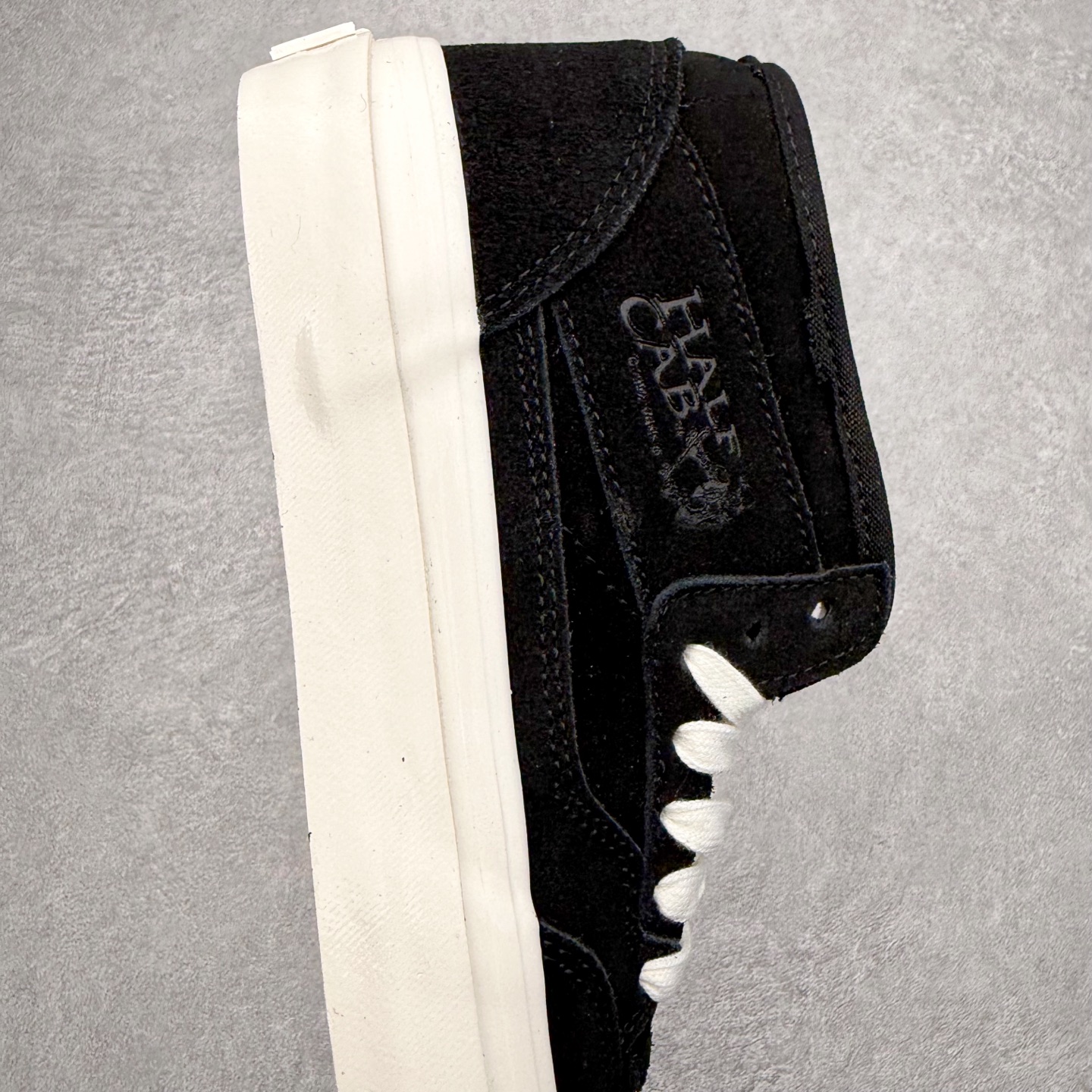 图片[6]-JJJJound x OTW by Vans Half Cab 最新联名 美式复古休闲滑板鞋 纯黑麂皮加上白色鞋舌点缀 配以白色大底和鞋舌相配 货号：VN000S86BLA 尺码：36 36.5 37 38 38.5 39 40 40.5 41 42 42.5 43 44-选品中心