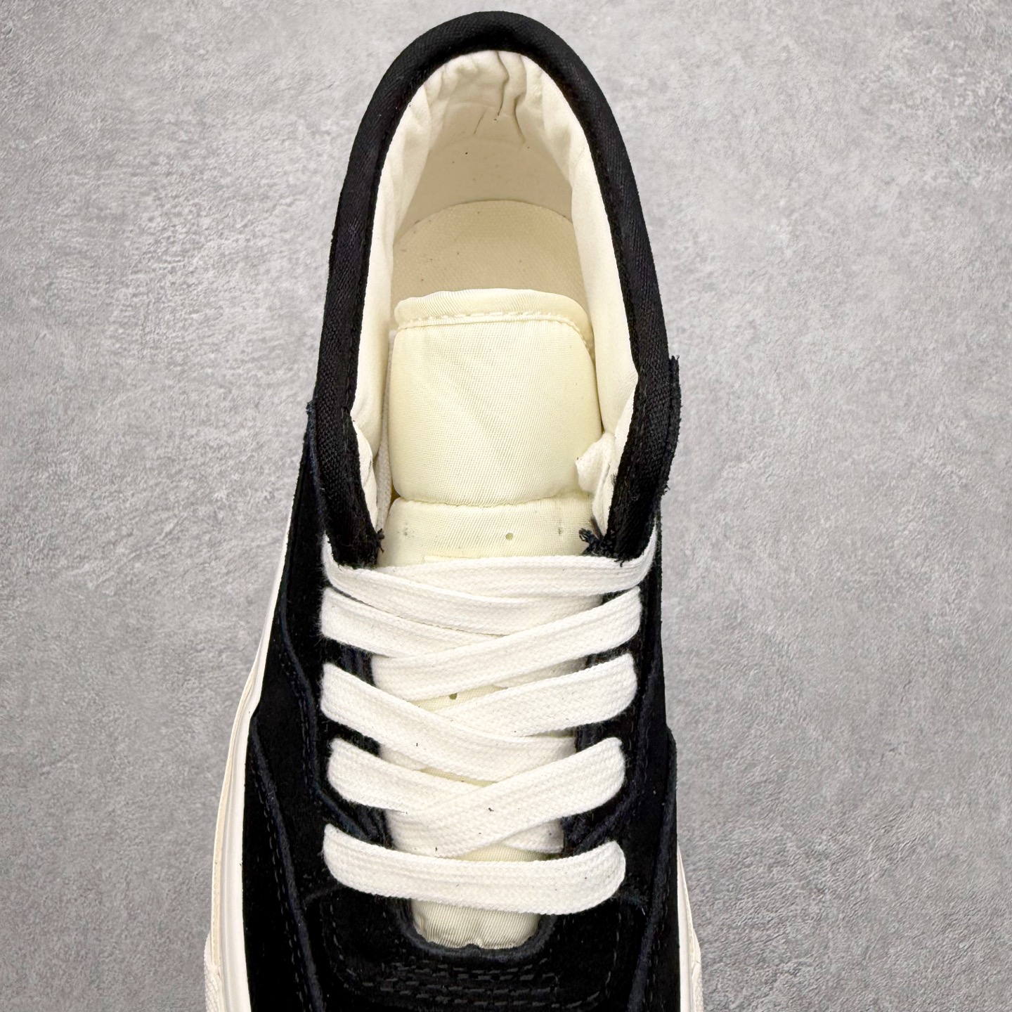 图片[5]-JJJJound x OTW by Vans Half Cab 最新联名 美式复古休闲滑板鞋 纯黑麂皮加上白色鞋舌点缀 配以白色大底和鞋舌相配 货号：VN000S86BLA 尺码：36 36.5 37 38 38.5 39 40 40.5 41 42 42.5 43 44-选品中心