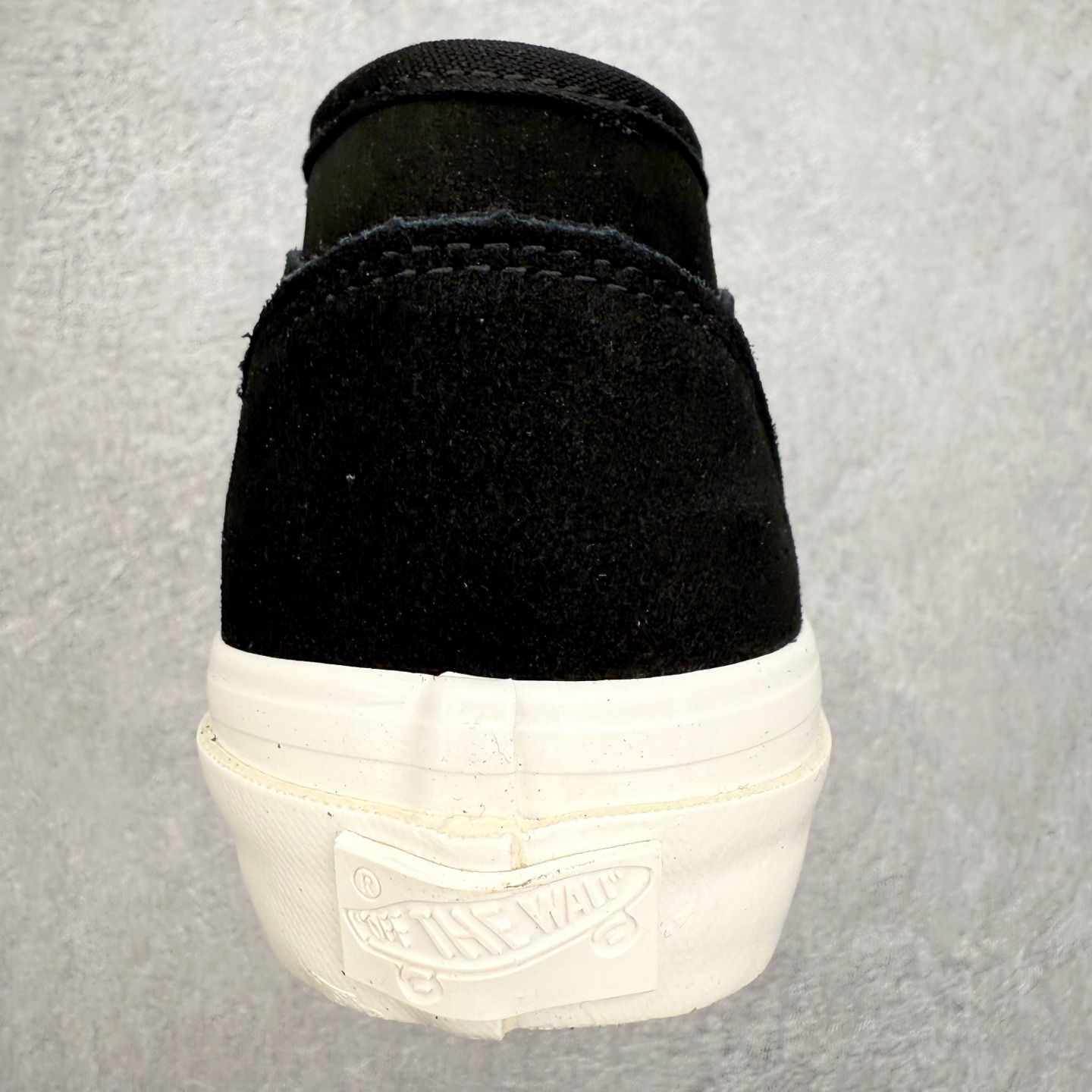 图片[8]-JJJJound x OTW by Vans Half Cab 最新联名 美式复古休闲滑板鞋 纯黑麂皮加上白色鞋舌点缀 配以白色大底和鞋舌相配 货号：VN000S86BLA 尺码：36 36.5 37 38 38.5 39 40 40.5 41 42 42.5 43 44-选品中心