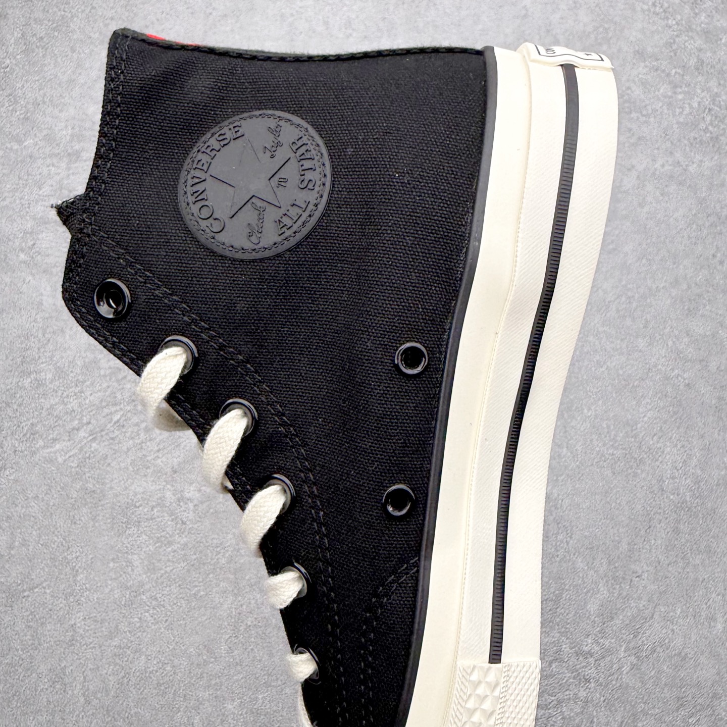 图片[7]-Converse x Hello Kitty 联名款 在经典1970s鞋型上采用红、白两种配色，外腰绣有标志性Hello kitty 猫头，细节上鞋带、内里、鞋底布满星星，全新定义，HELLO KITTY迷可别错过！ 货号：163902C 尺码：35 36 36.5 37 37.5 38 39 39.5 40 41 41.5 42 42.5 43 44-选品中心