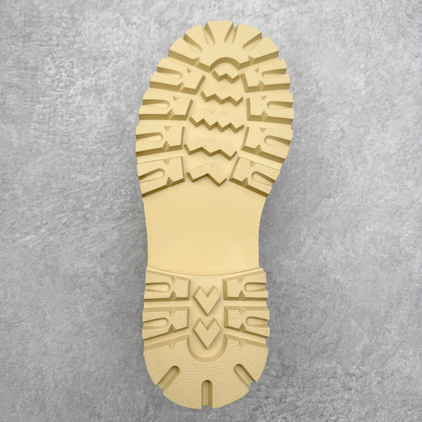 图片[9]-Timberland 添柏岚/天伯伦 25秋冬新款 经典户外休闲大黄靴 广东大厂品质 原盒原包装 面料采用意大利🇮🇹顶级磨砂细纹牛皮搭配防臭防腐真皮乳胶鞋垫给您完美的穿着体验 质量考究耐穿型男必备 专治不帅 高品质脚感一流 尺码：35 36 37 38 39 40 41 42 43 44 (标准码)-选品中心