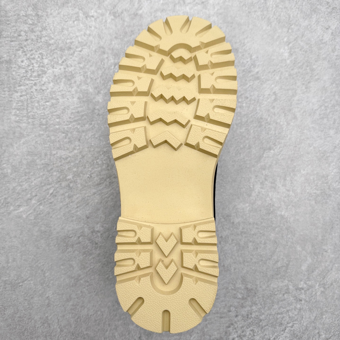 图片[9]-Timberland 添柏岚/天伯伦 25秋冬新款 经典户外休闲大黄靴 广东大厂品质 原盒原包装 面料采用意大利🇮🇹顶级磨砂细纹牛皮搭配防臭防腐真皮乳胶鞋垫给您完美的穿着体验 质量考究耐穿型男必备 专治不帅 高品质脚感一流 尺码：35 36 37 38 39 40 41 42 43 44 (标准码)-选品中心