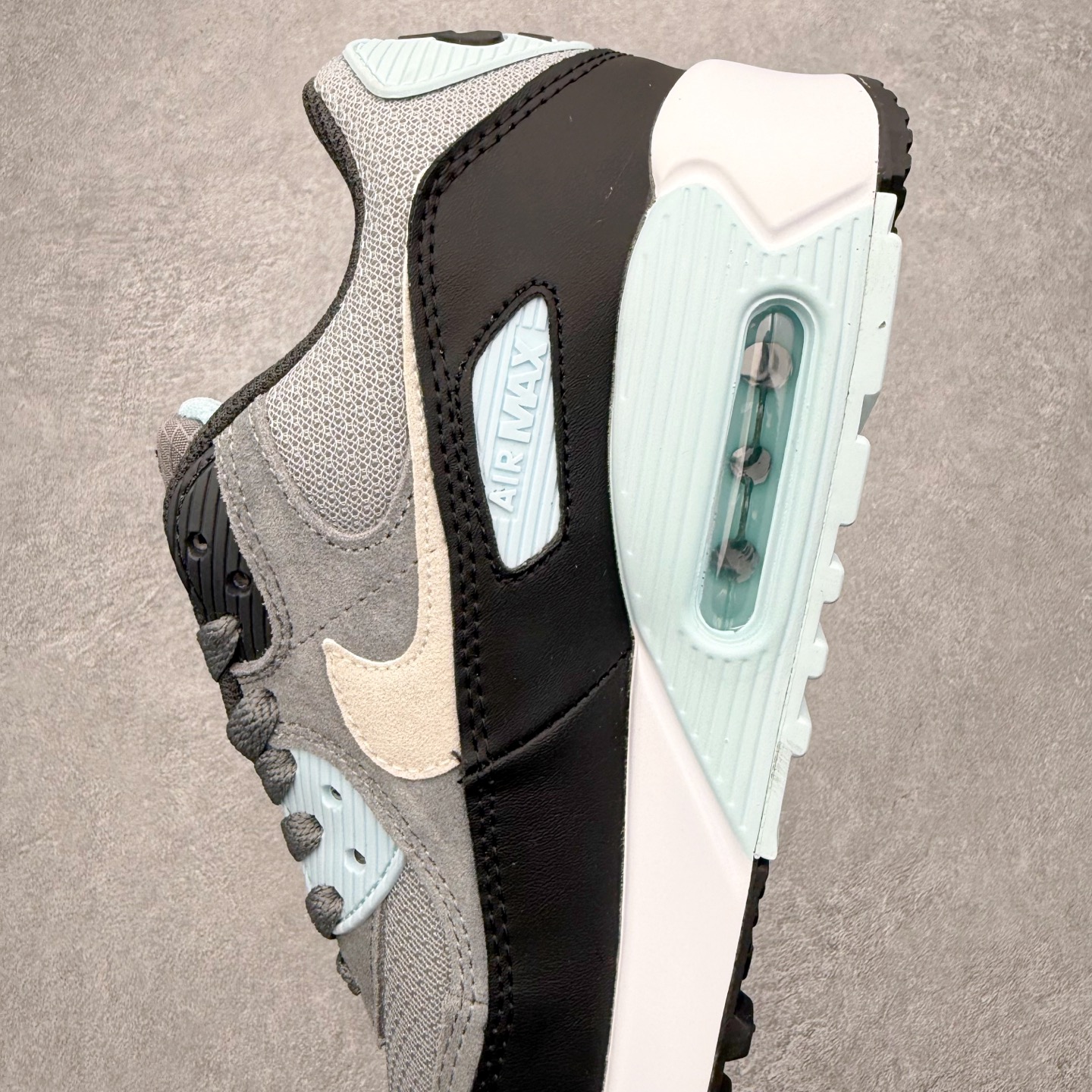 图片[7]-＃MX版 NK Air MAX 90 气垫复古减震跑步鞋 DM0029-009 经典重温 独家陆续补货 外单专供大厂出品 品质稳定 一百余色 终端操作 Air Max 90于1990年推出 来自Air Max系列 在Air Max 1的基础上改进而得 增加了气垫面积 外型上也更为流线 最特別的就是加入了菱纹塑胶嵌板 为Air Max 90增添了许多潮流气息 皮革鞋面 造就出色耐穿性和支撑力 Max Air缓震配置搭配泡棉中底 令Air Max 90轻盈而舒适 华夫格橡胶外底 铸就Air Max 90非凡的抓地力 而Air Max 90不仅是一双跑鞋 它成功跨越了时间的演进 成为了球鞋文化与潮流圈中最熟为人知的鞋款之一 尺码：36 36.5 37.5 38 38.5 39 40 40.5 41 42 42.5 43 44 44.5 45-选品中心