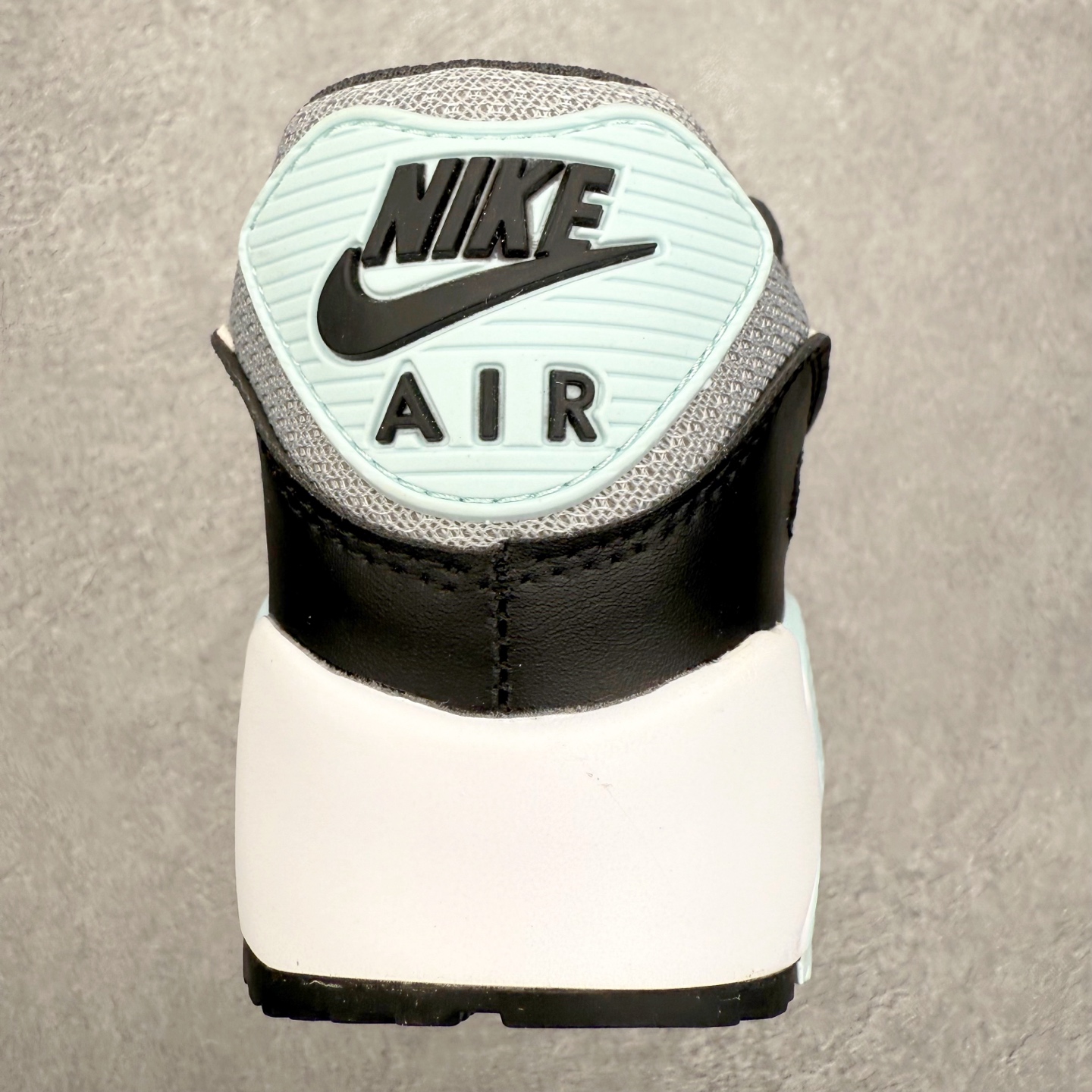 图片[8]-＃MX版 NK Air MAX 90 气垫复古减震跑步鞋 DM0029-009 经典重温 独家陆续补货 外单专供大厂出品 品质稳定 一百余色 终端操作 Air Max 90于1990年推出 来自Air Max系列 在Air Max 1的基础上改进而得 增加了气垫面积 外型上也更为流线 最特別的就是加入了菱纹塑胶嵌板 为Air Max 90增添了许多潮流气息 皮革鞋面 造就出色耐穿性和支撑力 Max Air缓震配置搭配泡棉中底 令Air Max 90轻盈而舒适 华夫格橡胶外底 铸就Air Max 90非凡的抓地力 而Air Max 90不仅是一双跑鞋 它成功跨越了时间的演进 成为了球鞋文化与潮流圈中最熟为人知的鞋款之一 尺码：36 36.5 37.5 38 38.5 39 40 40.5 41 42 42.5 43 44 44.5 45-选品中心