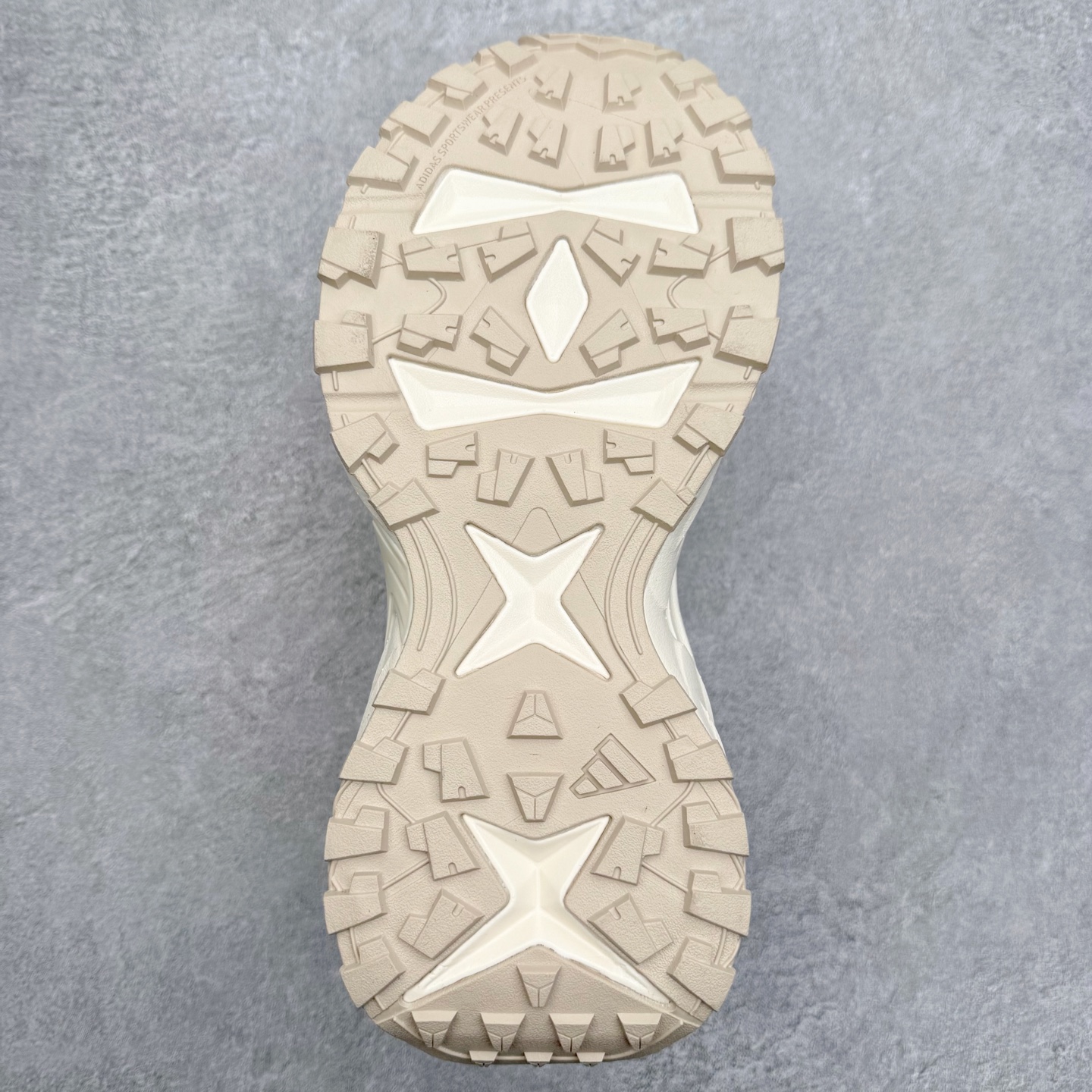 图片[9]-AD XLG STORM EDGE 经典百搭防滑老爹鞋 男女同款 实拍调校N版已经零色差零失真 百分百还原实物色彩所见即所得 不存在货不对板色差等低级问题 选购参考实物拍摄 不混卖不参货 只用心做好货严格选品 承诺混一赔十 尺码：36 36.5 37.5 38 38.5 39 40 40.5 41 42 42.5 43 44 44.5 45-选品中心