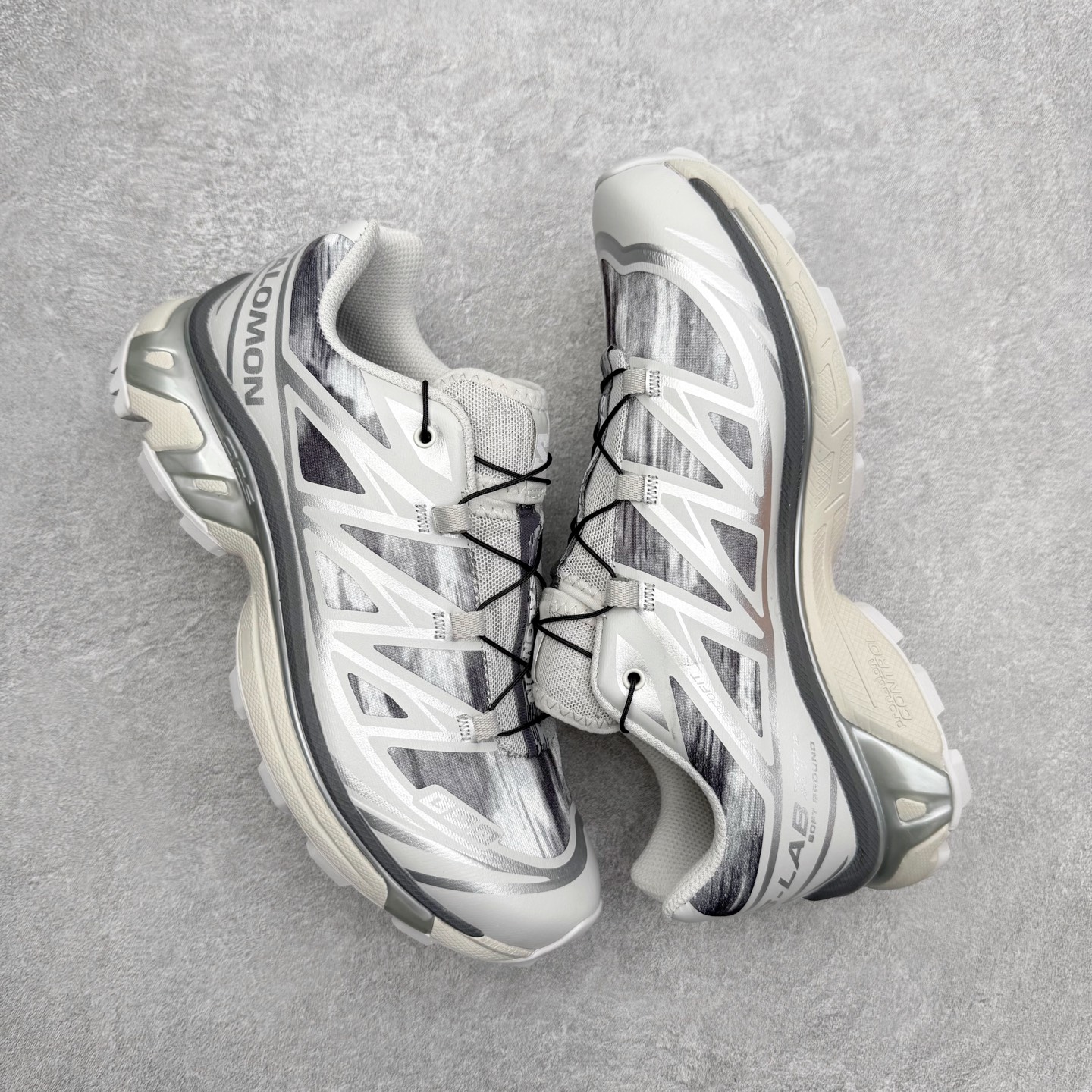 图片[3]-Salomon XT-6 萨洛蒙复古潮流户外机能登山跑鞋 纯原外贸平台特供订单 耗时半年巨作 全套原纸板楦头开发 原厂特供网布配套加持 确保原汁原味 完美呈现版型 原档数据独家私模五层组合大底 男女鞋同步官方开发至46.5 原装Ortholite轻量化鞋垫 中底布带钢印编号 原厂TPU锁扣 进口港宝加持 后跟自然饱满 还原公司包裹性 鞋面以“锯齿”状的包裹系统呈现 在基色底之下加入了各种色点缀 将公司的最新技术和时尚前卫的造型融入耐用的长跑款式中 鞋面由 TPU 薄膜制成 并焊接在高耐磨网眼上 使其既时尚又坚固 由 ACS底盘支撑 可增强稳定性和支撑力 以及由橡胶凸耳 Contragrip外底覆盖的 EVA 缓冲中底 旨在应对崎岖的地形 鞋舌上的彩色Salomon 标签、Quicklace 系统以及鞋头、鞋舌和鞋跟上的附加品牌使细节更加完美 让穿着者可以轻松驾驭户外与通勤下的任何运动生活场景 无缝鞋身户外随意纵横 颜值与脚感兼备 出街通勤 绝对非常吸睛 你值得拥有 尺码：36 36.5 37.5 38 38.5 39 40 40.5 41 42 42.5 43 44 44.5 45 注意：偏小1码-选品中心