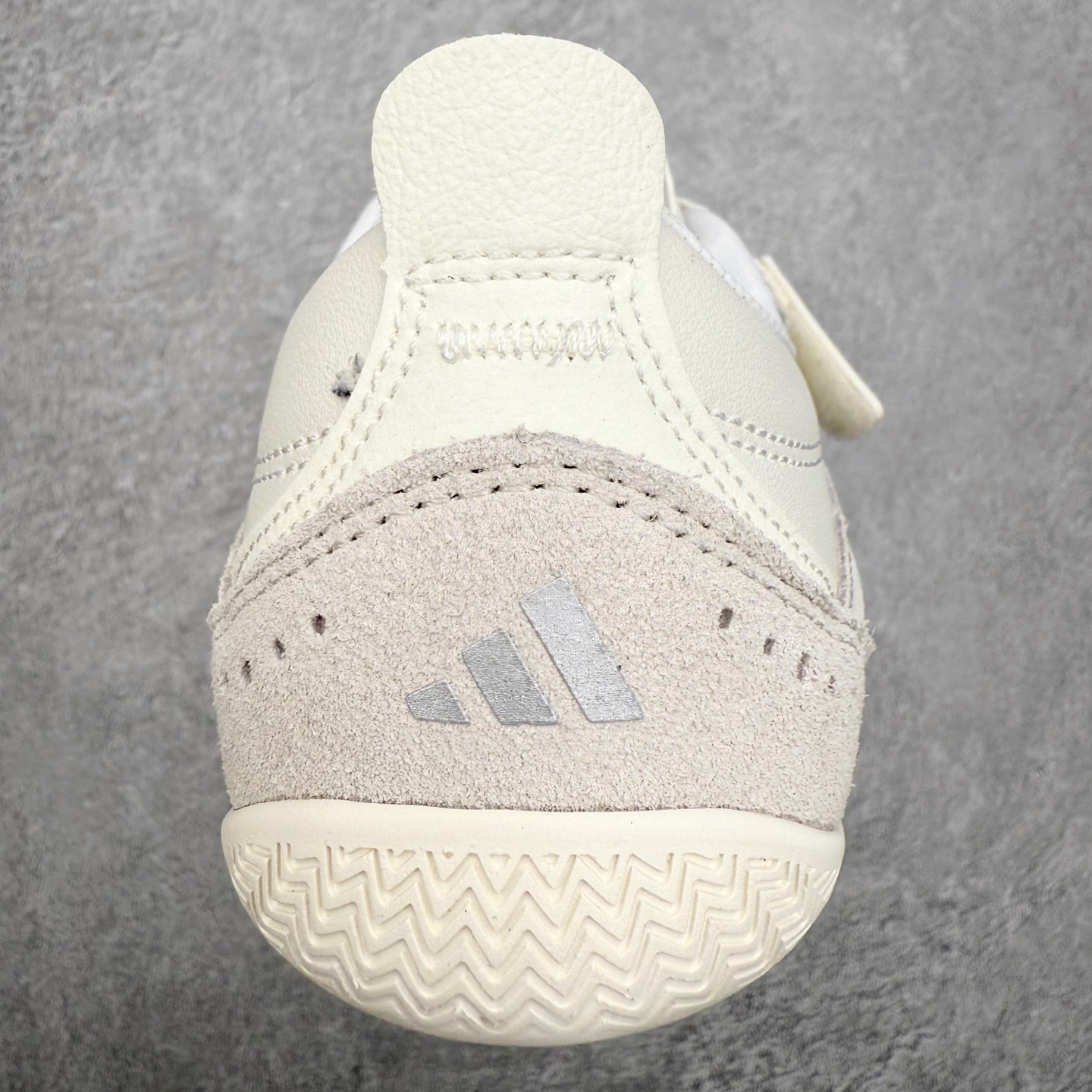 图片[8]-AD FOS URBAN REVERIE 舒适百搭 耐磨 低帮 生活休闲鞋 JQ9390 实拍调校N版已经零色差零失真 百分百还原实物色彩所见即所得 不存在货不对板色差等低级问题 选购参考实物拍摄 不混卖不参货 只用心做好货严格选品 承诺混一赔十 尺码：36 36.5 37.5 38 38.5 39 40 40.5 41 42 42.5 43 44 44.5 45-选品中心