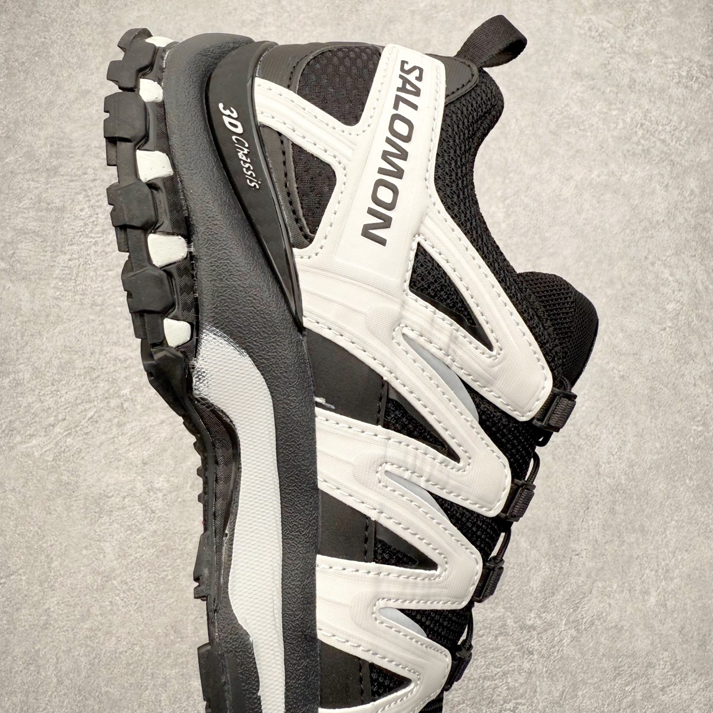 图片[6]-＃C版 SALOMON XA Pro 3D ADV 萨洛蒙潮流越野机能户外功能鞋 纯原外贸平台特供订单 耗时半年巨作 全套原纸板楦头开发 原厂特供网布配套加持 确保原汁原味 完美呈现版型 原档数据独家私模五层组合大底 原装Ortholite轻量化鞋垫 中底布带钢印编号 原厂TPU锁扣 进口港宝加持 后跟自然饱满 还原公司包裹性 鞋面采用SENSIFT贴合技术 全方位贴合包裹脚型 鞋跟部鞋底牵引设计 提供强大的抓地性能 更适应野外崎岖不平的道路 其3D ADVANCED CHASSIS底盘 材料轻量大化 钉齿设计更具稳定性 防护性 鞋底易磨损区运用CONTAGRIP高耐磨材料 应对城市硬质路面长距离跑考验 尺码：36 36.5 37.5 38 38.5 39 40 40.5 41 42 42.5 43 44 44.5 45-选品中心