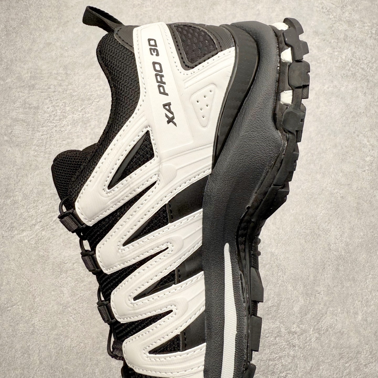 图片[7]-＃C版 SALOMON XA Pro 3D ADV 萨洛蒙潮流越野机能户外功能鞋 纯原外贸平台特供订单 耗时半年巨作 全套原纸板楦头开发 原厂特供网布配套加持 确保原汁原味 完美呈现版型 原档数据独家私模五层组合大底 原装Ortholite轻量化鞋垫 中底布带钢印编号 原厂TPU锁扣 进口港宝加持 后跟自然饱满 还原公司包裹性 鞋面采用SENSIFT贴合技术 全方位贴合包裹脚型 鞋跟部鞋底牵引设计 提供强大的抓地性能 更适应野外崎岖不平的道路 其3D ADVANCED CHASSIS底盘 材料轻量大化 钉齿设计更具稳定性 防护性 鞋底易磨损区运用CONTAGRIP高耐磨材料 应对城市硬质路面长距离跑考验 尺码：36 36.5 37.5 38 38.5 39 40 40.5 41 42 42.5 43 44 44.5 45-选品中心