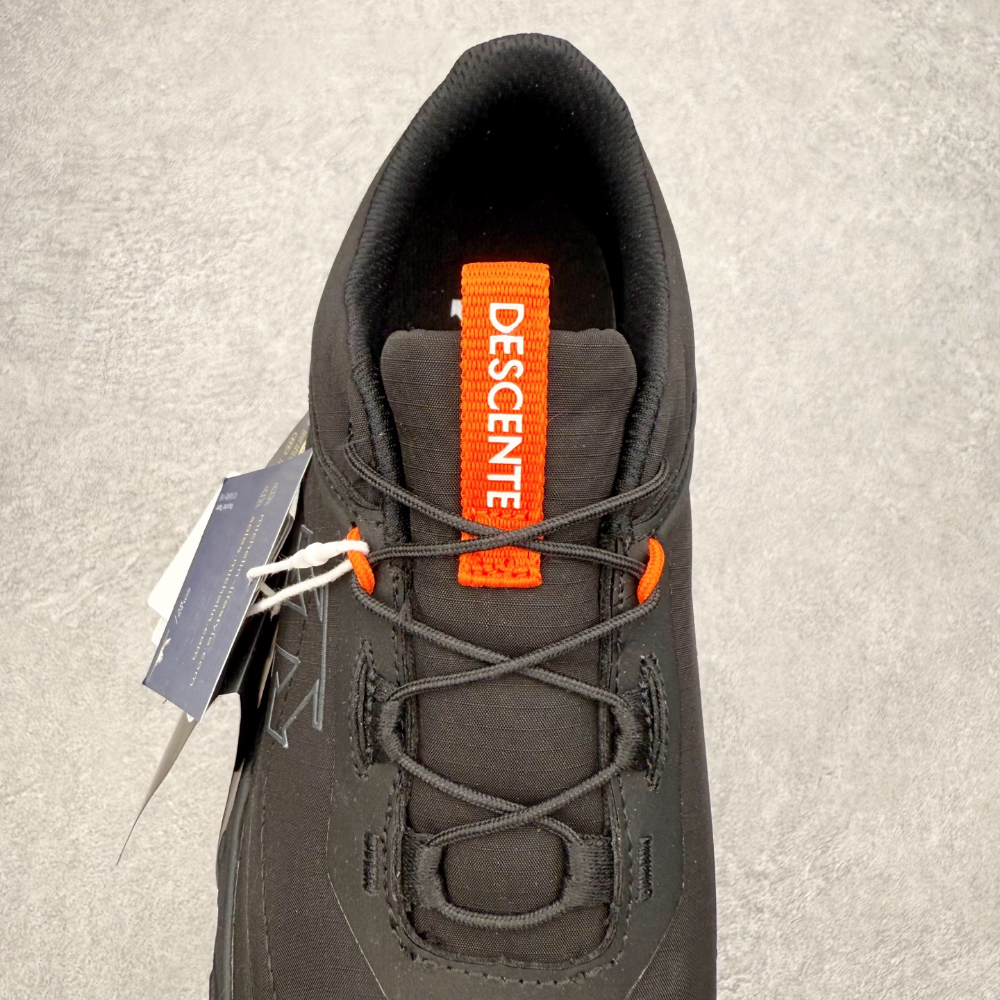 图片[5]-DESCENTE SKI STYLE SNOW RIDE 迪桑特舒适防滑耐磨低帮生活休闲鞋 DESCENTE（迪桑特）创立于1935年，品牌名取自法语词汇，意为“滑降”。品牌箭头标识代表滑雪的三种技术“高速直线滑行”、“穿越”和“侧滑”，也寓意品牌在打造高端专业运动产品中不断追求完美的创新精神，致力于成为中国高端专业滑雪、综训、女子、铁人三项、高尔夫的第一品牌。尺码：39 40 40.5 41 42 42.5 43 44 44.5 45-选品中心