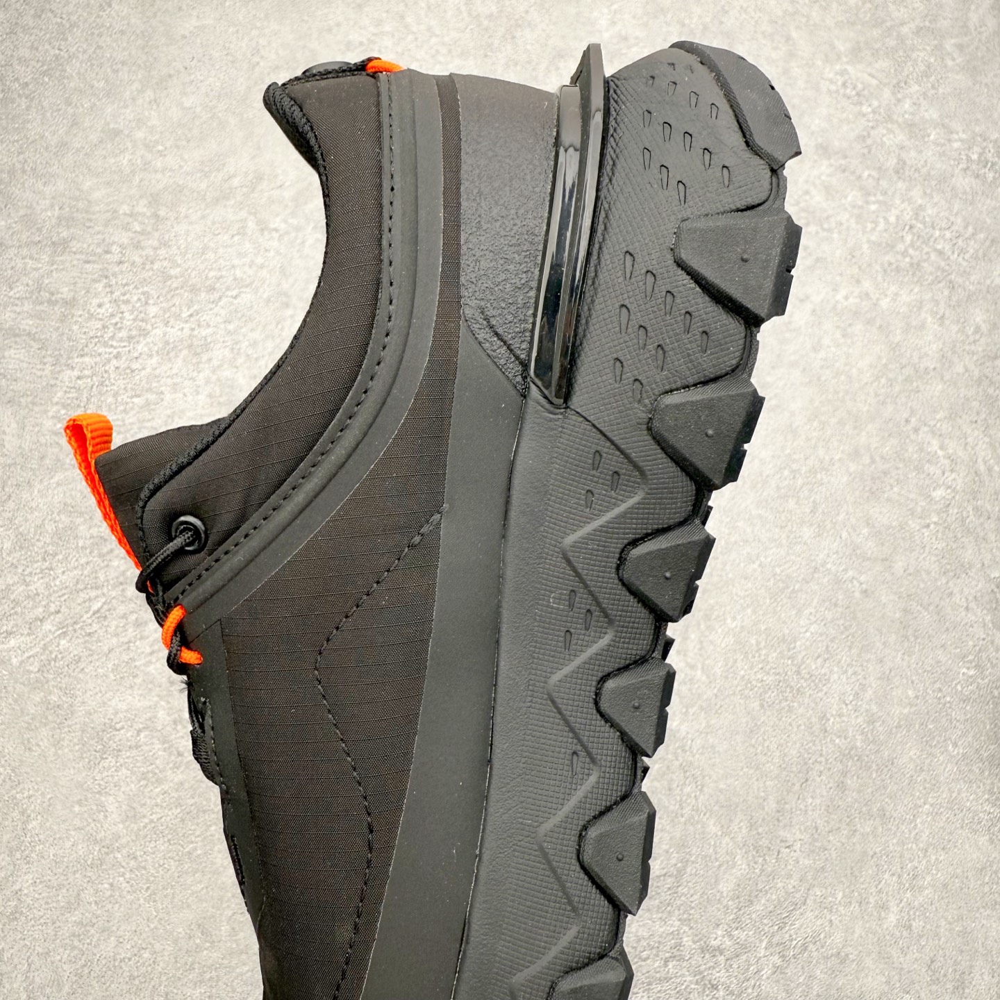 图片[7]-DESCENTE SKI STYLE SNOW RIDE 迪桑特舒适防滑耐磨低帮生活休闲鞋 DESCENTE（迪桑特）创立于1935年，品牌名取自法语词汇，意为“滑降”。品牌箭头标识代表滑雪的三种技术“高速直线滑行”、“穿越”和“侧滑”，也寓意品牌在打造高端专业运动产品中不断追求完美的创新精神，致力于成为中国高端专业滑雪、综训、女子、铁人三项、高尔夫的第一品牌。尺码：39 40 40.5 41 42 42.5 43 44 44.5 45-选品中心