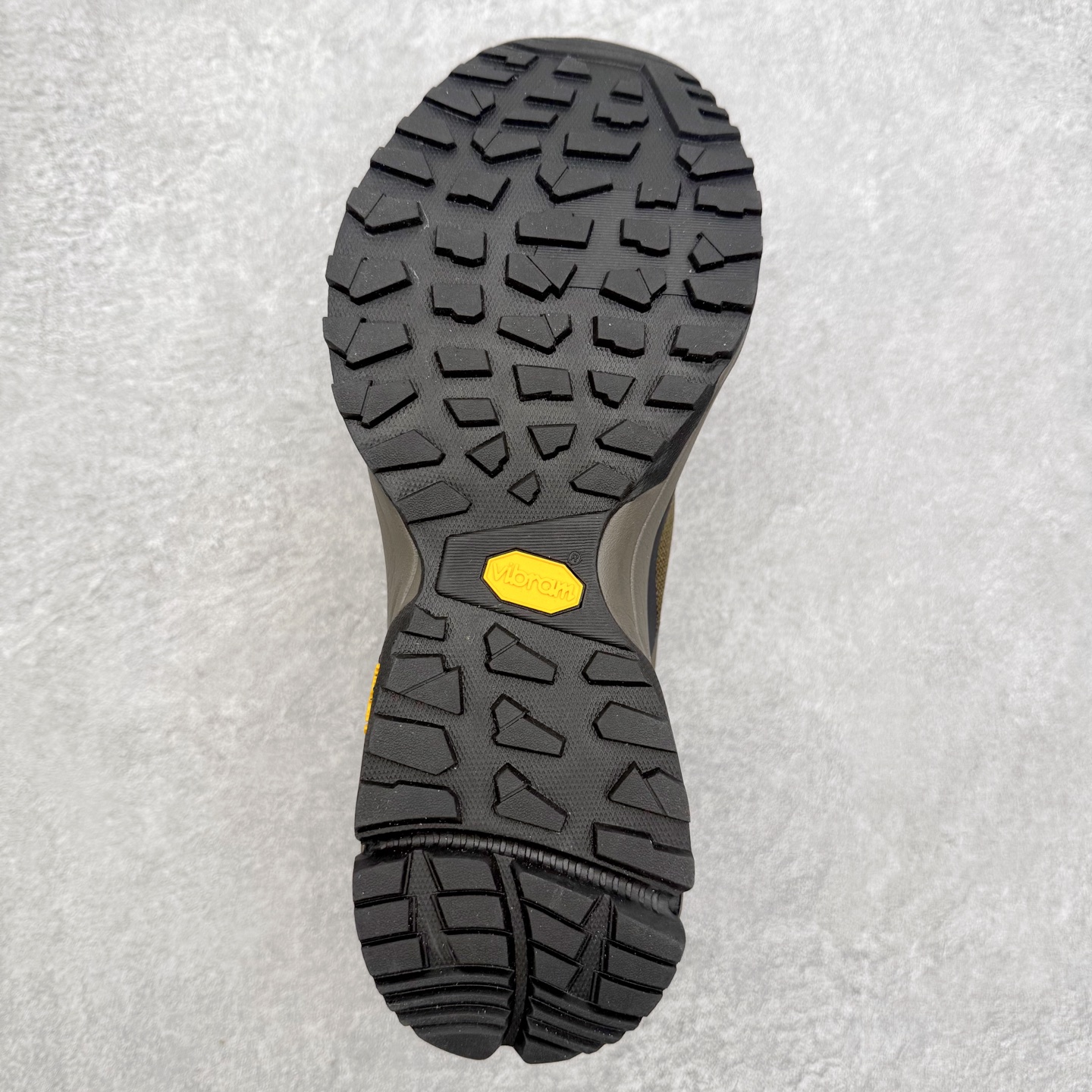 图片[9]-＃K版 KAILAS 凯乐石 界山户外运动舒适时尚防滑透气低帮登山徒步鞋 KAILAS凯乐石品牌是全球三大全系攀登品牌之一，于2003年创立于中国广州，致力于为有攀登梦想的户外运动员及爱好者，研发制造功能性专业装备，满足他们在极限环境下安全舒适的需求，凯乐石专注于科技面料的开发及专业功能设计，产品线覆盖登山、攀岩、徒步、越野跑山、露营、旅行等多项户外运动，通过运动员的测试反馈，不断进化迭代，产品荣获国内外大奖71座，发明专利21个，更突破性的自主研发攀登器械，打造出中国的攀登硬实力。实拍调校N版已经零色差零失真 百分百还原实物色彩所见即所得 不存在货不对板色差等低级问题 选购参考实物拍摄 不混卖不参货 只用心做好货严格选品 承诺混一赔十 尺码：36 36.5 37.5 38 38.5 39 40 40.5 41 42 42.5 43 44 44.5 45-选品中心