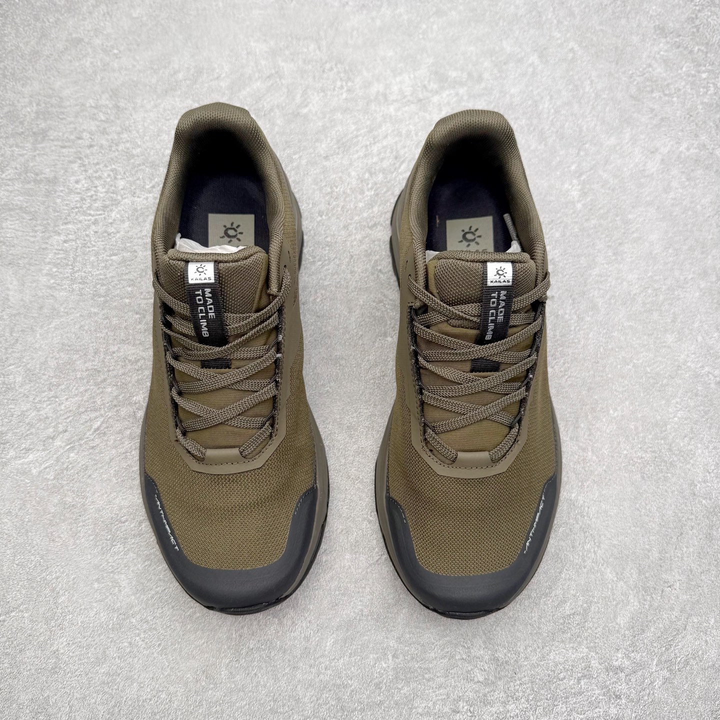 图片[2]-＃K版 KAILAS 凯乐石 界山户外运动舒适时尚防滑透气低帮登山徒步鞋 KAILAS凯乐石品牌是全球三大全系攀登品牌之一，于2003年创立于中国广州，致力于为有攀登梦想的户外运动员及爱好者，研发制造功能性专业装备，满足他们在极限环境下安全舒适的需求，凯乐石专注于科技面料的开发及专业功能设计，产品线覆盖登山、攀岩、徒步、越野跑山、露营、旅行等多项户外运动，通过运动员的测试反馈，不断进化迭代，产品荣获国内外大奖71座，发明专利21个，更突破性的自主研发攀登器械，打造出中国的攀登硬实力。实拍调校N版已经零色差零失真 百分百还原实物色彩所见即所得 不存在货不对板色差等低级问题 选购参考实物拍摄 不混卖不参货 只用心做好货严格选品 承诺混一赔十 尺码：36 36.5 37.5 38 38.5 39 40 40.5 41 42 42.5 43 44 44.5 45-选品中心