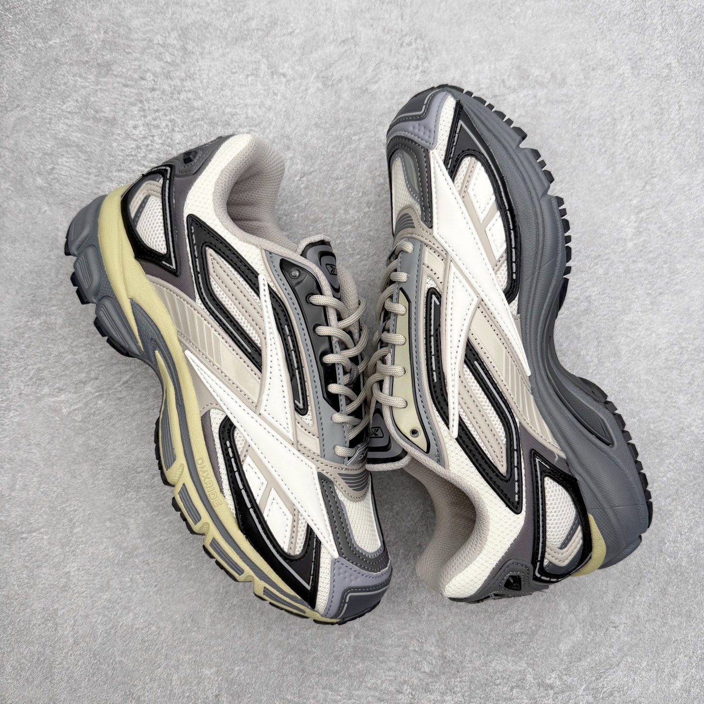 图片[3]-锐步Reebok Premier Road Ultra LTD 总理路跑系列低帮复古百搭休闲运动慢跑鞋 从健身到街头，从不循规蹈矩的国际运动品牌Reebok锐步，以“Life Is Not a Spectator Sport”的宣言，不断将先锋ICON带给年轻一代—继承先锋的健身DNA与深厚的街头文化沉淀，锐步鼓励所有人突破自我极限，拥抱未知、健身和例外的生活方式，以坚定的自我态度拥抱属于自己的未来。尺码：36 36.5 37.5 38 38.5 39 40 40.5 41 42 42.5 43 44 44.5 45-选品中心