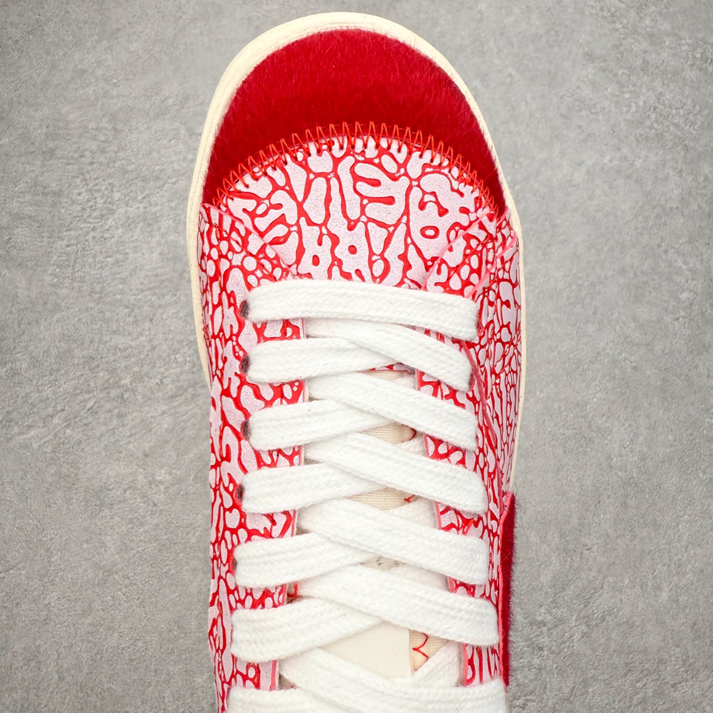 图片[4]-NK Blazer Low \’77 Jumbo 开拓者大钩 DQ1470-142 焕新升级经典 Blazer 鞋款 大号 Swoosh 突出新时代更加张扬的潮流感 对经典的又一次改良升级 大号 Swoosh 设计结合宽大鞋带 符合当下潮流意趣 橡胶外底融入凸起人字形底纹增添几分户外感觉 尺码：36 36.5 37.5 38 38.5 39 40 40.5 41 42 42.5 43 44 44.5 45-选品中心