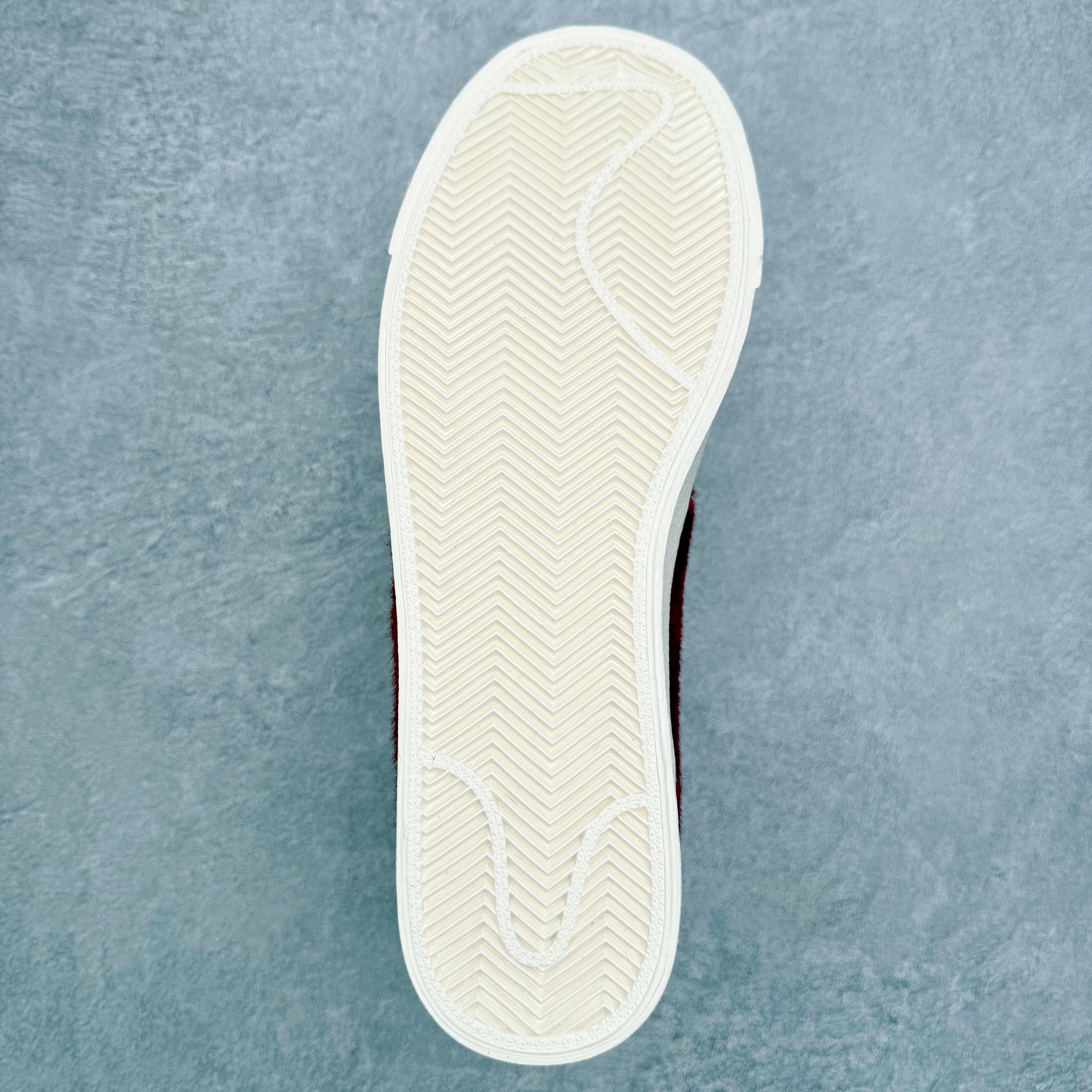 图片[9]-NK Blazer Low \’77 Jumbo 开拓者大钩 DQ1470-142 焕新升级经典 Blazer 鞋款 大号 Swoosh 突出新时代更加张扬的潮流感 对经典的又一次改良升级 大号 Swoosh 设计结合宽大鞋带 符合当下潮流意趣 橡胶外底融入凸起人字形底纹增添几分户外感觉 尺码：36 36.5 37.5 38 38.5 39 40 40.5 41 42 42.5 43 44 44.5 45-选品中心