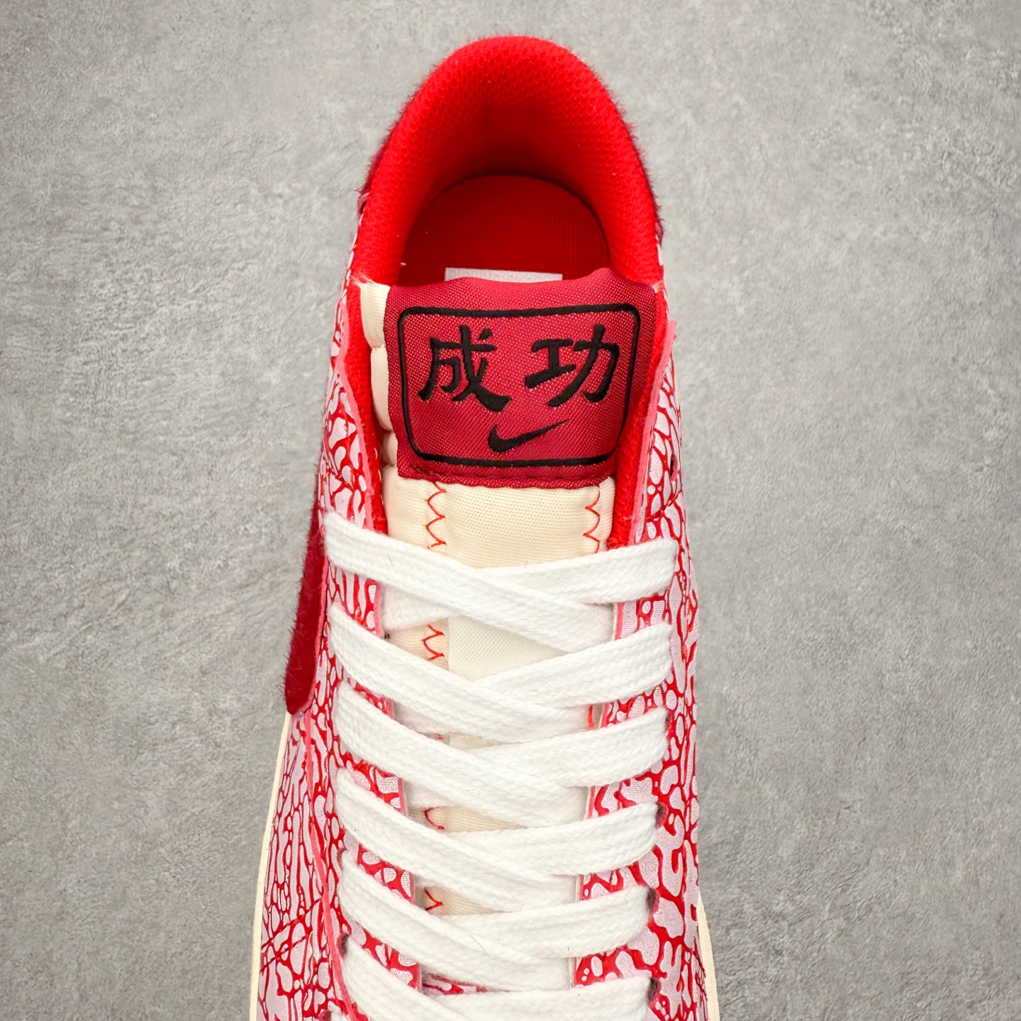 图片[5]-NK Blazer Low \’77 Jumbo 开拓者大钩 DQ1470-142 焕新升级经典 Blazer 鞋款 大号 Swoosh 突出新时代更加张扬的潮流感 对经典的又一次改良升级 大号 Swoosh 设计结合宽大鞋带 符合当下潮流意趣 橡胶外底融入凸起人字形底纹增添几分户外感觉 尺码：36 36.5 37.5 38 38.5 39 40 40.5 41 42 42.5 43 44 44.5 45-选品中心