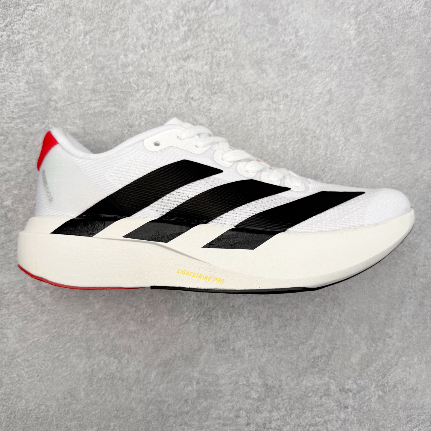 图片[17]-＃福利特价 AD Adizero EVO SL 马拉松竞速专业跑鞋 CELERMESH针织网面非常轻薄 纤维间的缝隙很大 可以保证跑步时的透气、排汗效果 鞋舌直接与两侧的内衬和鞋底连接在一起 在跑步过程中不会被鞋舌的左右移动所困扰 在标准鞋带孔的基础上再拓宽一组鞋带孔 适合不同脚型的需求 突破性 EnergyRods 技术，有助于跑者实现更好的成绩 中底独特的LIGHTSTRIKE PRO泡棉材质 微弹感觉在跑步过程中给予了良好的支撑体验 对于顶级精英和高水平进阶跑者来说 ADIOS PRO是一双值得信赖的竞速比赛用鞋 尺码：36 36.5 37.5 38 38.5 39 40 40.5 41 42 42.5 43 44 44.5 45-选品中心