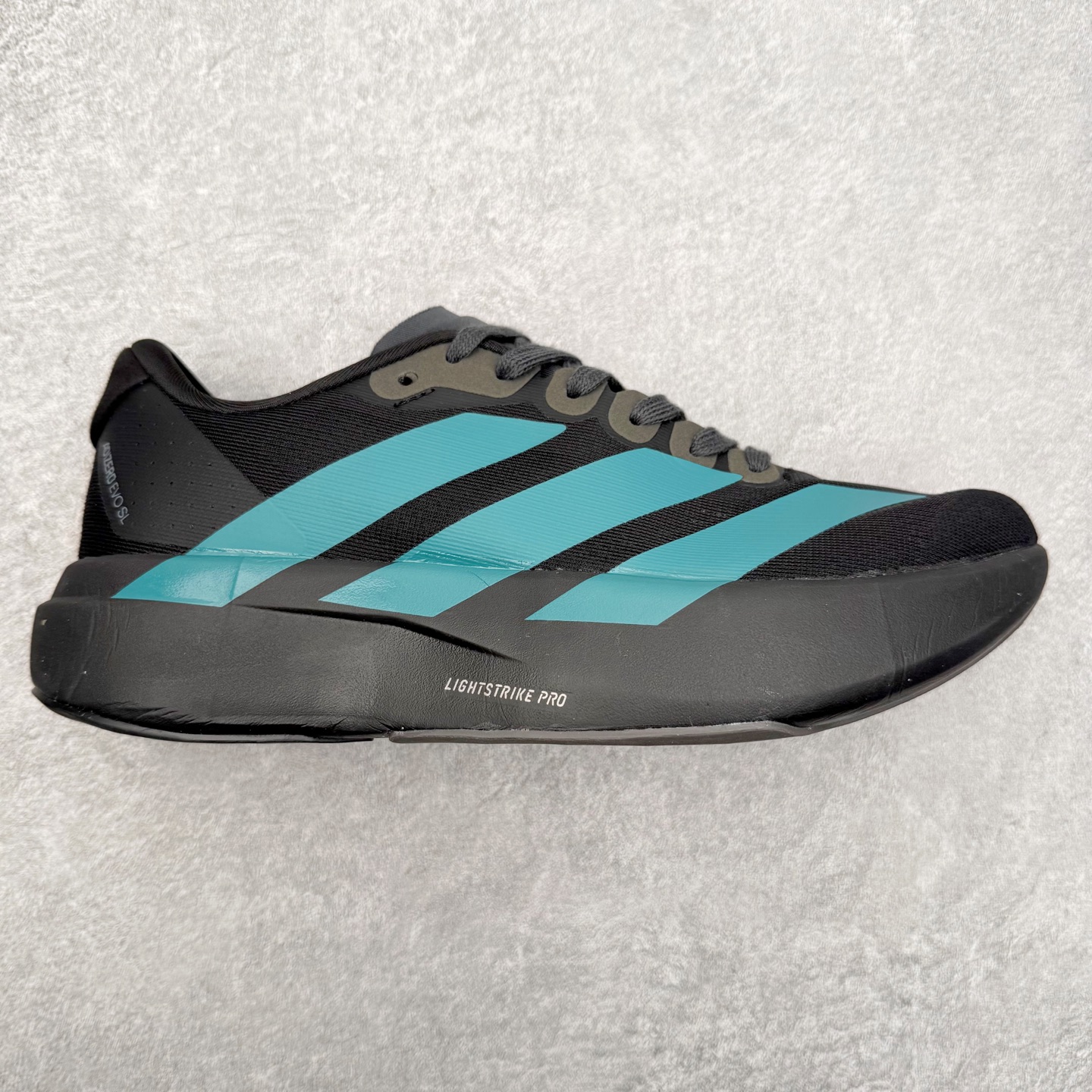 图片[5]-＃福利特价 AD Adizero EVO SL 马拉松竞速专业跑鞋 CELERMESH针织网面非常轻薄 纤维间的缝隙很大 可以保证跑步时的透气、排汗效果 鞋舌直接与两侧的内衬和鞋底连接在一起 在跑步过程中不会被鞋舌的左右移动所困扰 在标准鞋带孔的基础上再拓宽一组鞋带孔 适合不同脚型的需求 突破性 EnergyRods 技术，有助于跑者实现更好的成绩 中底独特的LIGHTSTRIKE PRO泡棉材质 微弹感觉在跑步过程中给予了良好的支撑体验 对于顶级精英和高水平进阶跑者来说 ADIOS PRO是一双值得信赖的竞速比赛用鞋 尺码：36 36.5 37.5 38 38.5 39 40 40.5 41 42 42.5 43 44 44.5 45-选品中心