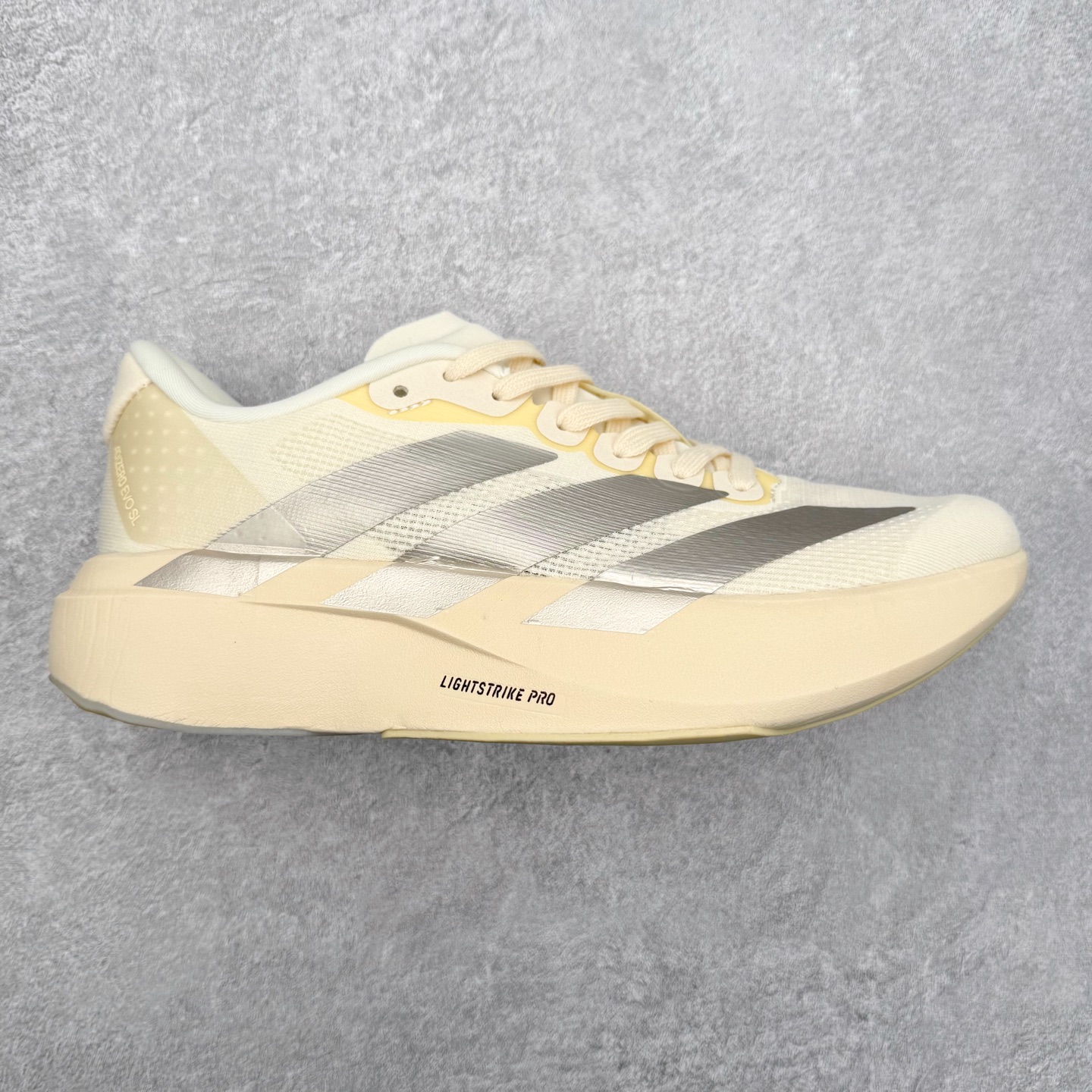 图片[10]-＃福利特价 AD Adizero EVO SL 马拉松竞速专业跑鞋 CELERMESH针织网面非常轻薄 纤维间的缝隙很大 可以保证跑步时的透气、排汗效果 鞋舌直接与两侧的内衬和鞋底连接在一起 在跑步过程中不会被鞋舌的左右移动所困扰 在标准鞋带孔的基础上再拓宽一组鞋带孔 适合不同脚型的需求 突破性 EnergyRods 技术，有助于跑者实现更好的成绩 中底独特的LIGHTSTRIKE PRO泡棉材质 微弹感觉在跑步过程中给予了良好的支撑体验 对于顶级精英和高水平进阶跑者来说 ADIOS PRO是一双值得信赖的竞速比赛用鞋 尺码：36 36.5 37.5 38 38.5 39 40 40.5 41 42 42.5 43 44 44.5 45-选品中心