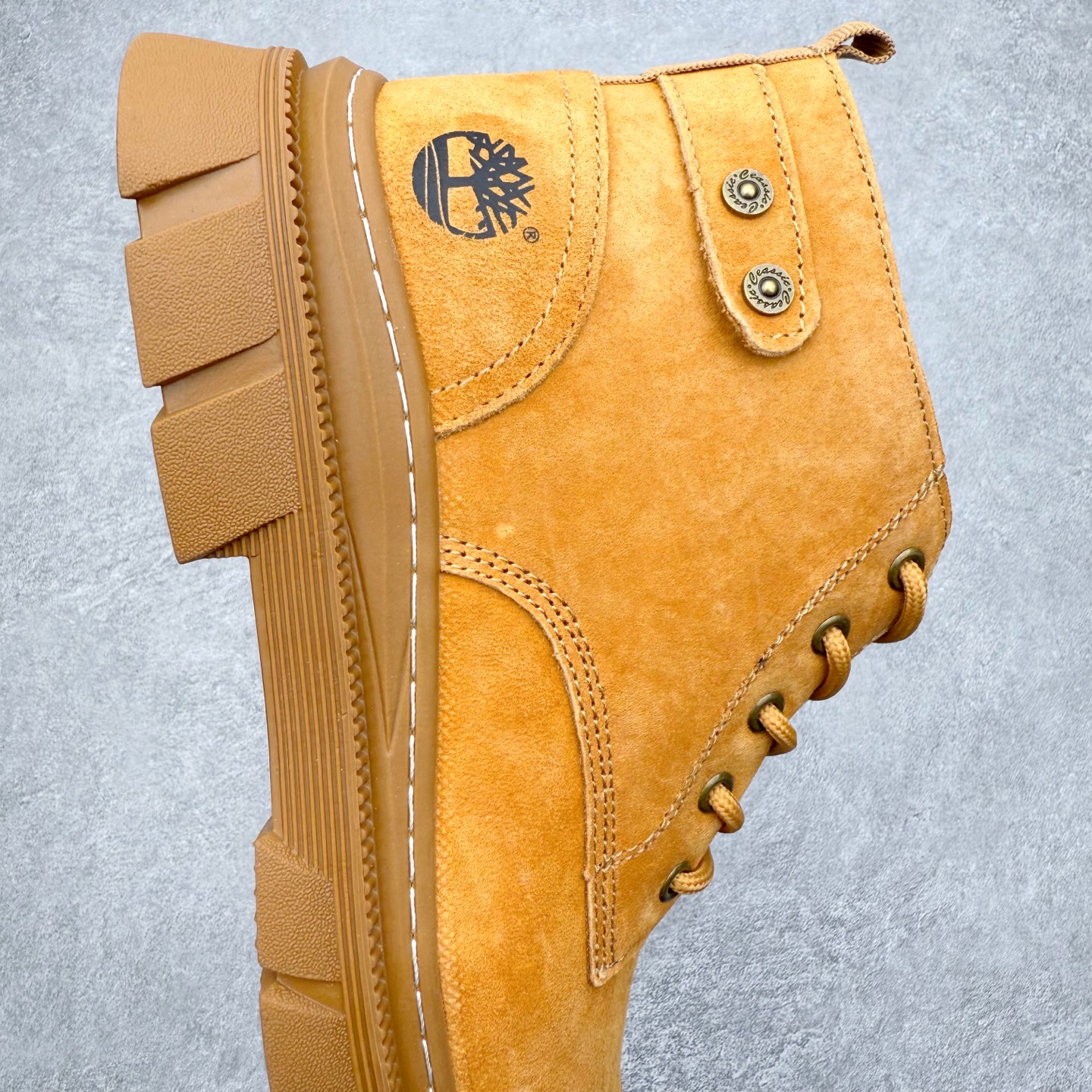 图片[6]-Timberland 添柏岚/天伯伦 25秋冬新款 经典户外休闲大黄靴 广东大厂品质 原盒原包装 面料采用意大利🇮🇹顶级磨砂细纹牛皮搭配防臭防腐真皮乳胶鞋垫给您完美的穿着体验 质量考究耐穿型男必备 专治不帅 高品质脚感一流 尺码：35 36 37 38 39 40 41 42 43 44 (标准码)-选品中心