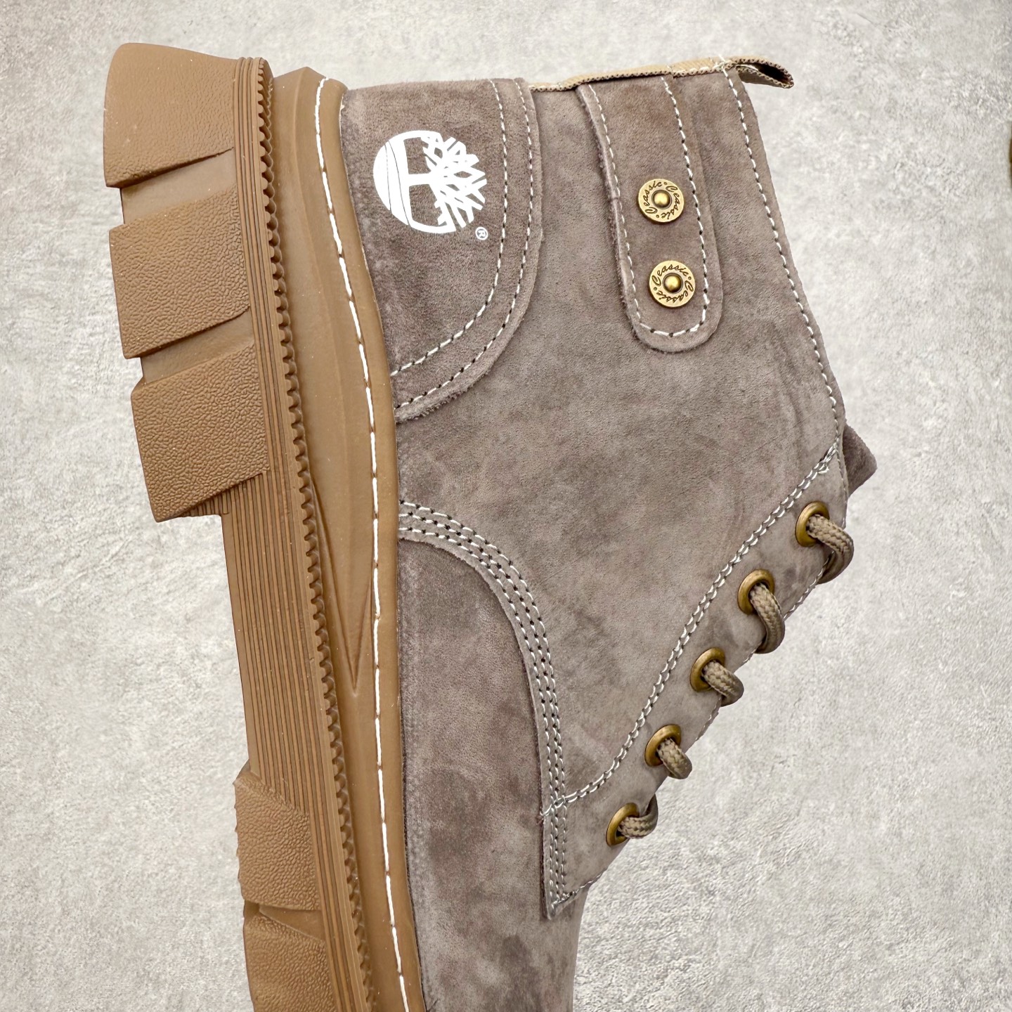 图片[6]-Timberland 添柏岚/天伯伦 25秋冬新款 经典户外休闲大黄靴 广东大厂品质 原盒原包装 面料采用意大利🇮🇹顶级磨砂细纹牛皮搭配防臭防腐真皮乳胶鞋垫给您完美的穿着体验 质量考究耐穿型男必备 专治不帅 高品质脚感一流 尺码：35 36 37 38 39 40 41 42 43 44 (标准码)-选品中心