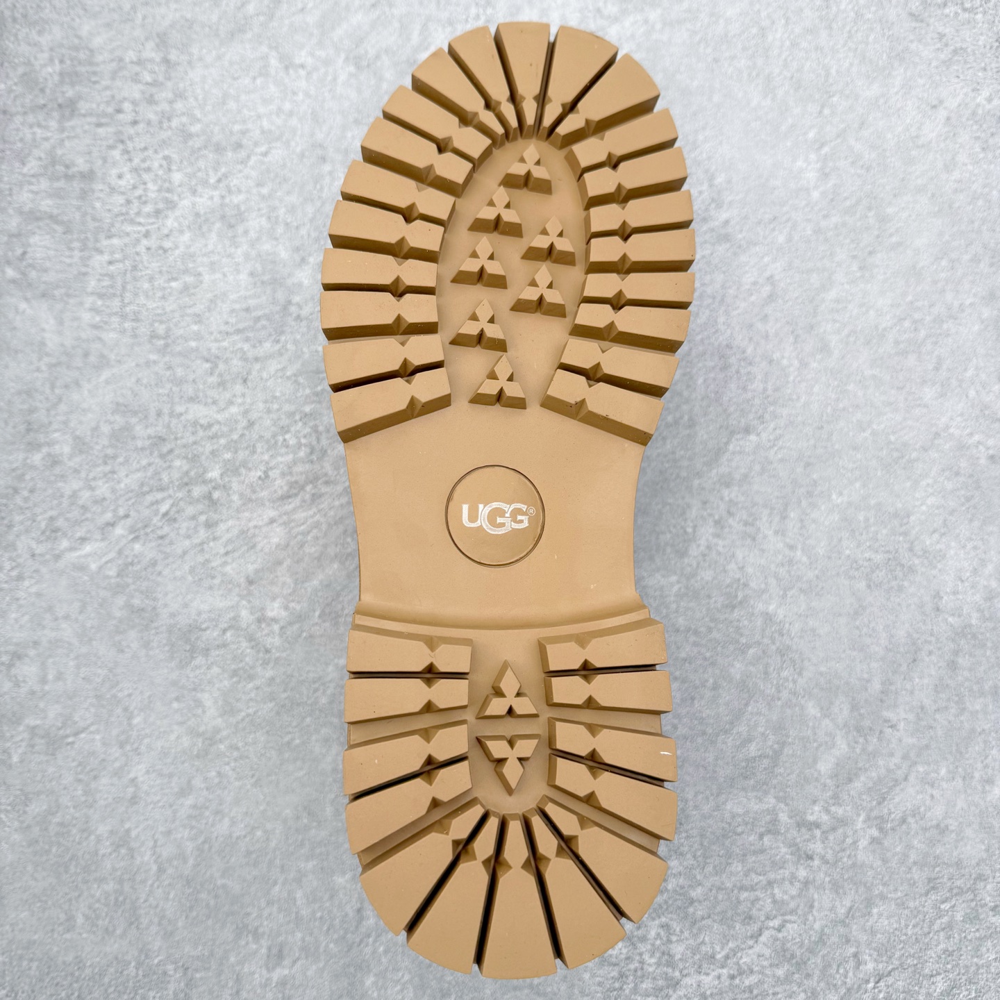 图片[9]-UGG Tasman Weather Hybrid 塔斯曼混合系列户外中帮休闲马丁靴雪地靴UGG秋冬新品 秋冬必备（内里加绒保暖🔥）时尚休闲马丁靴雪地靴系列 代购专供品质 面料采用进口头层牛皮材质 鞋内里采用🔥毛茸一体内里保暖锁热。外置防滑橡胶大底 系带设计 穿脱十分方便 采用TPU模压定型真皮鞋面材质#科技外底防滑,耐磨性和良好的弹性！尺码：39-44-选品中心