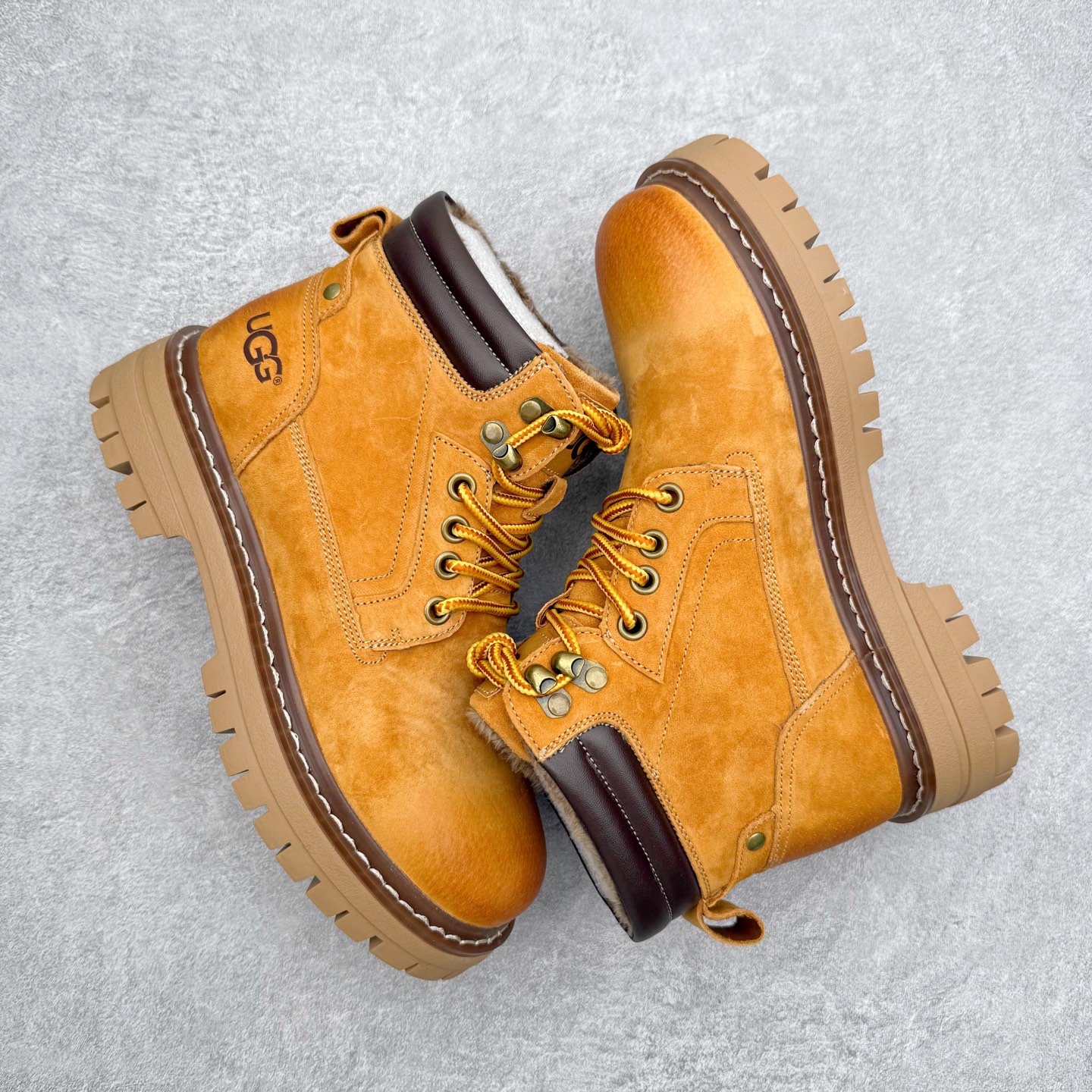 图片[3]-UGG Tasman Weather Hybrid 塔斯曼混合系列户外中帮休闲马丁靴雪地靴UGG秋冬新品 秋冬必备（内里加绒保暖🔥）时尚休闲马丁靴雪地靴系列 代购专供品质 面料采用进口头层牛皮材质 鞋内里采用🔥毛茸一体内里保暖锁热。外置防滑橡胶大底 系带设计 穿脱十分方便 采用TPU模压定型真皮鞋面材质#科技外底防滑,耐磨性和良好的弹性！尺码：39-44-选品中心