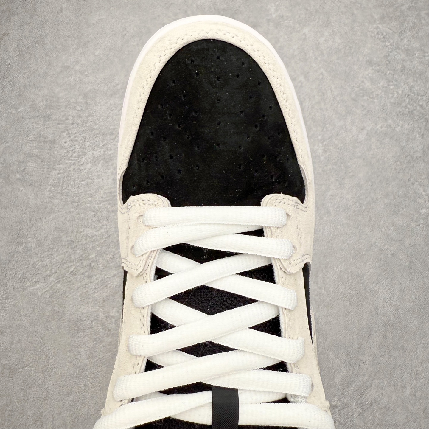 图片[4]-＃F版 NK SB Dunk Low HF3704-001 极限压缩利润空间 超乎所想的高性价比 用料绝不含糊 原盒原配 正确耐磨橡胶大底 超高清洁度 全鞋零毛边皮料切割 全套原楦原模倾力打造完美版型 尺码：36 36.5 37.5 38 38.5 39 40 40.5 41 42 42.5 43 44 44.5 45 46 47.5-选品中心